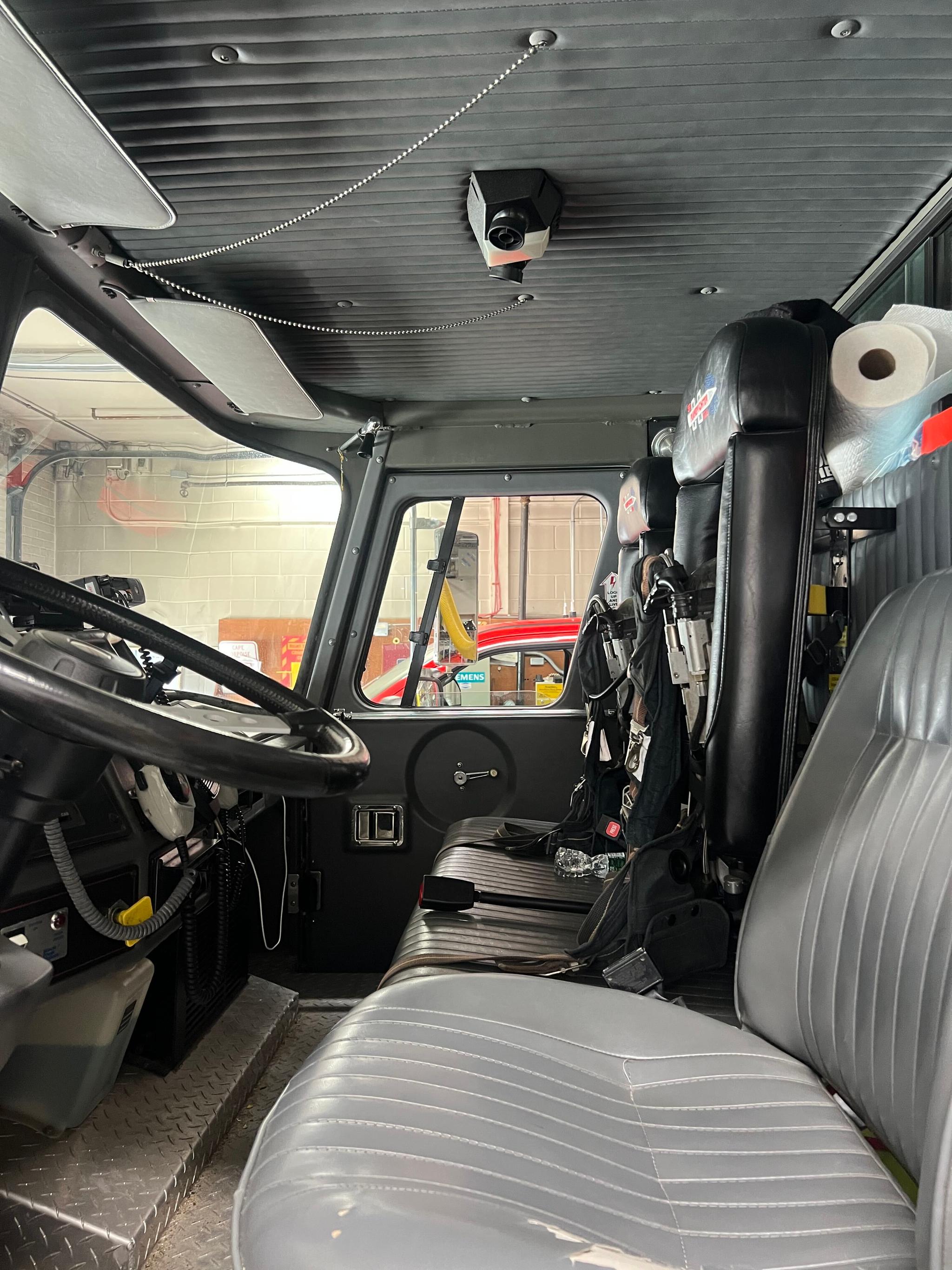 1989 E-One Pumper - image 4