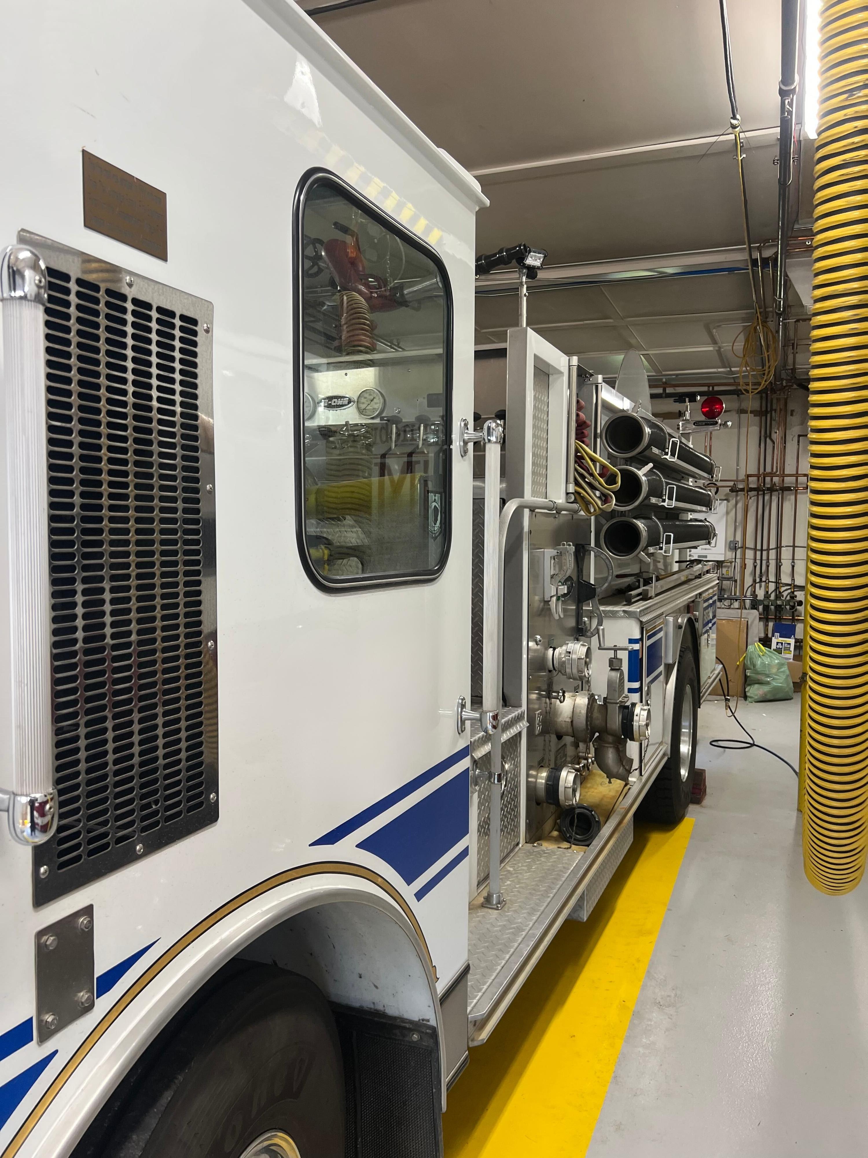 1989 E-One Pumper - image 9