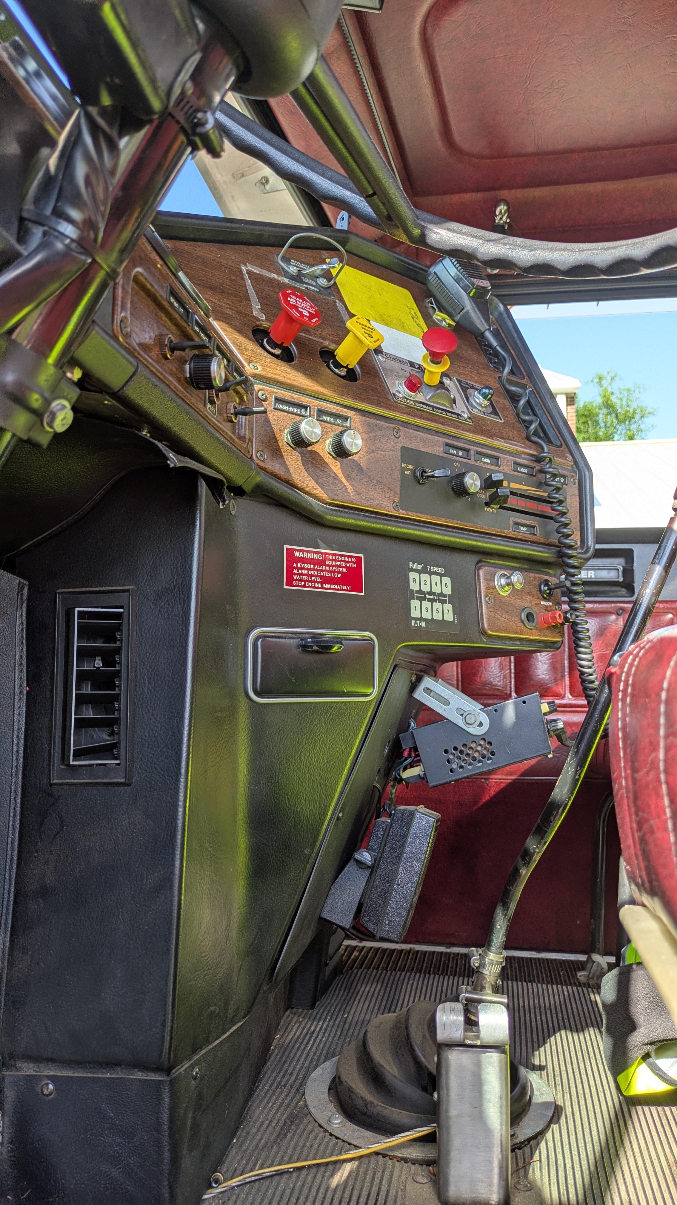 1988 Freightliner c-120064 Tanker - image 13