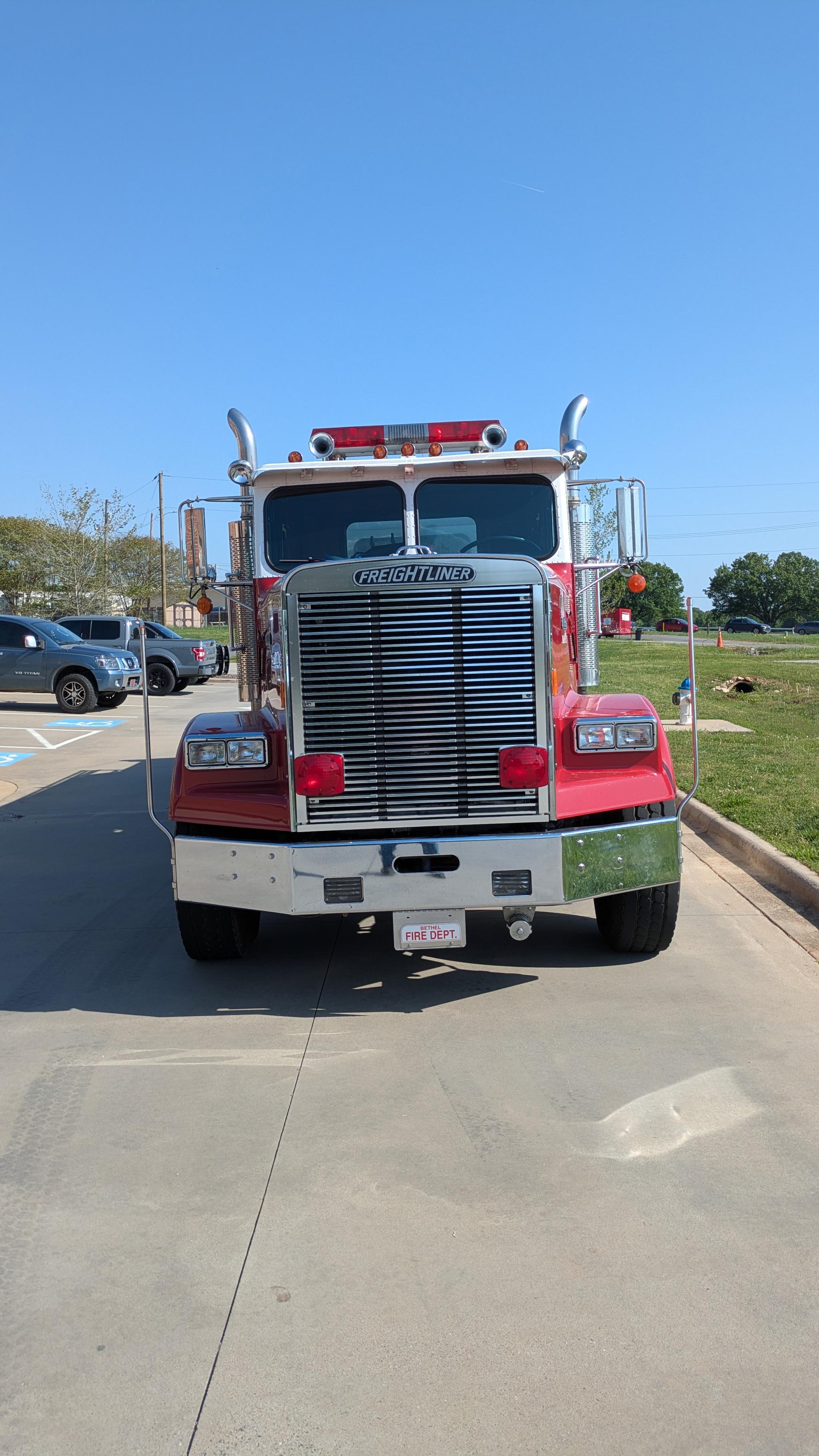 1988 Freightliner c-120064 Tanker - image 2