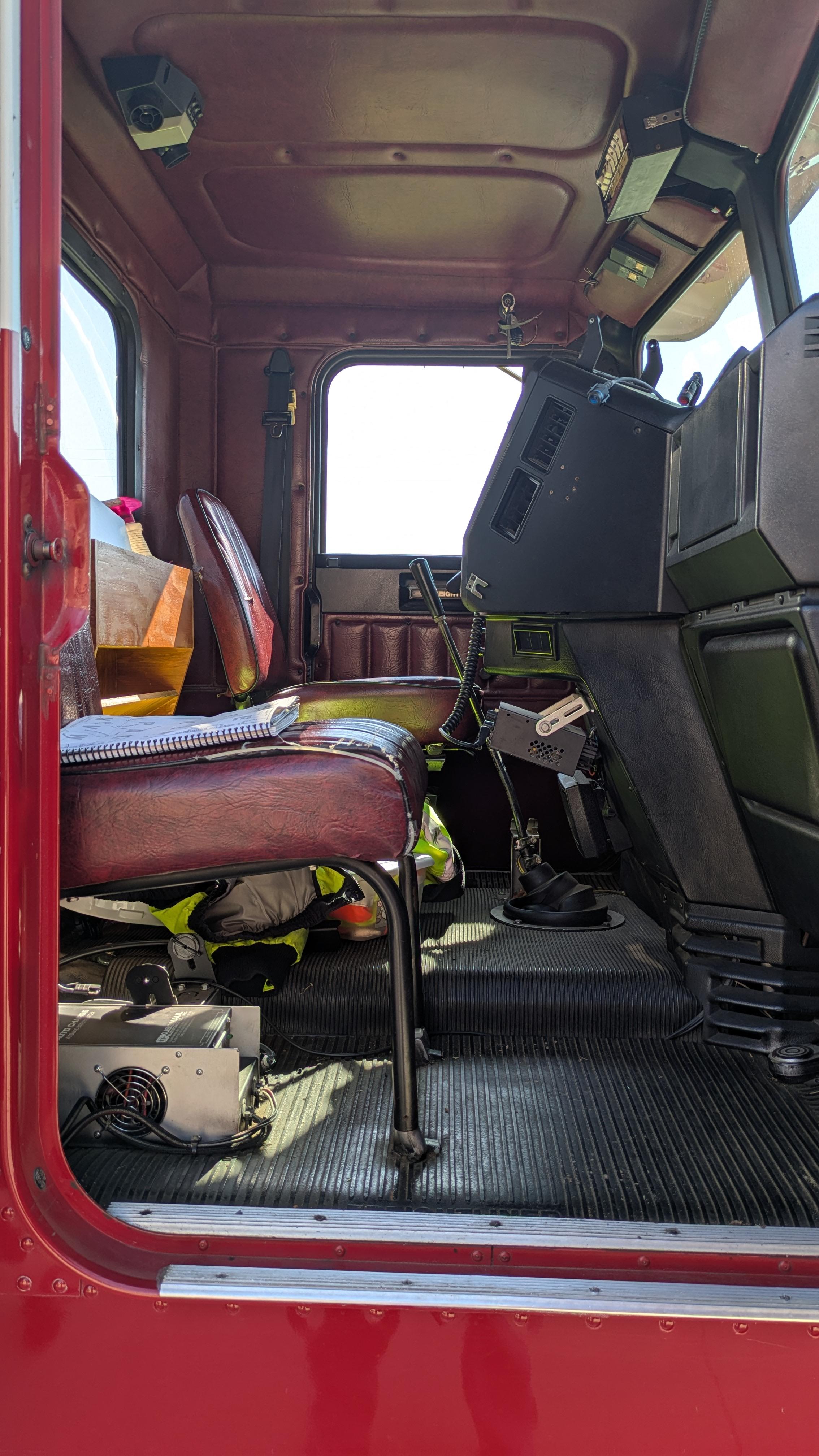 1988 Freightliner c-120064 Tanker - image 9