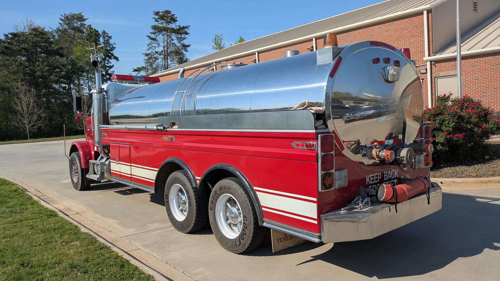 1988 Freightliner c-120064 Tanker - image 4