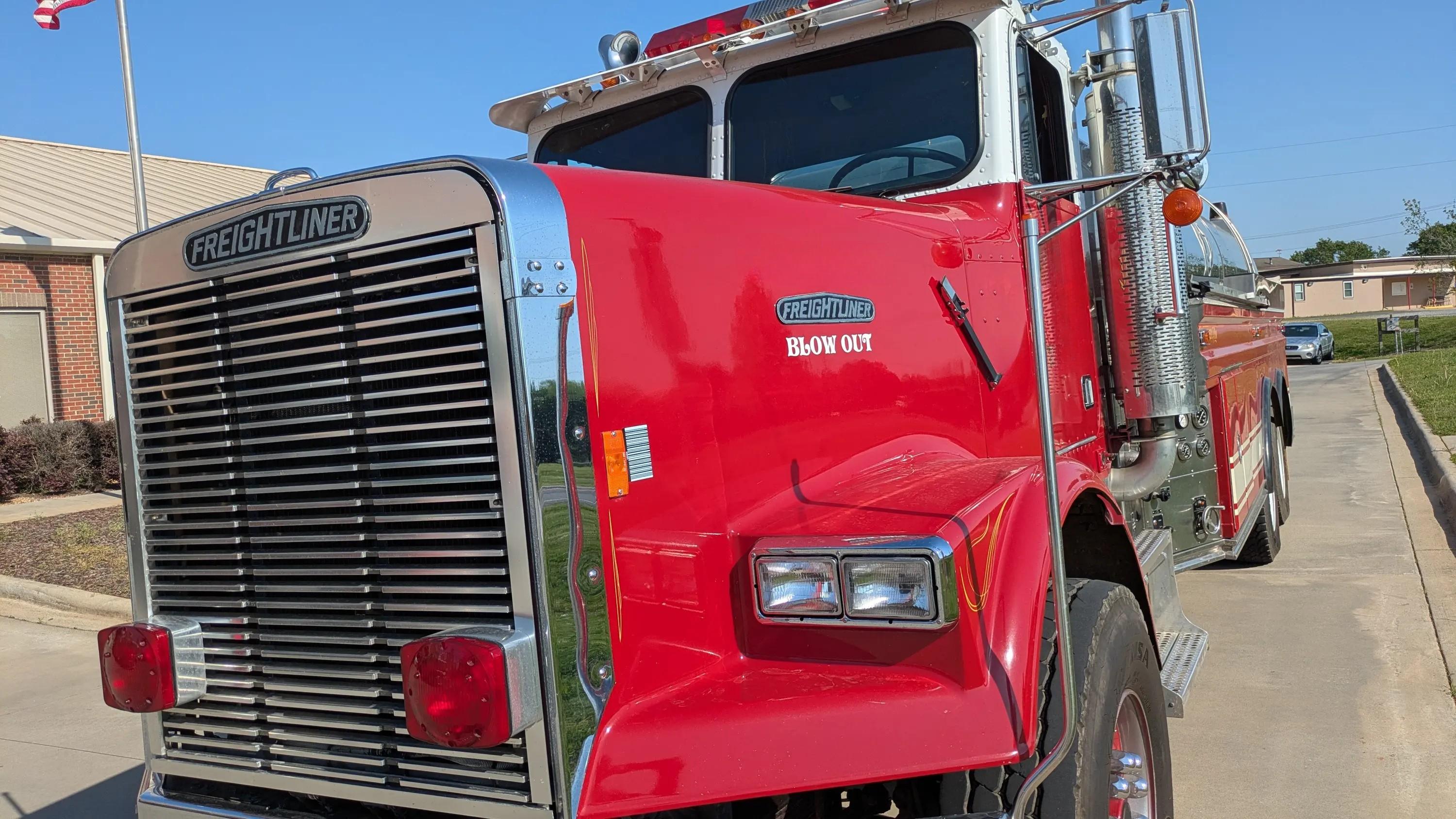 1988 Freightliner c-120064 Tanker - image 7