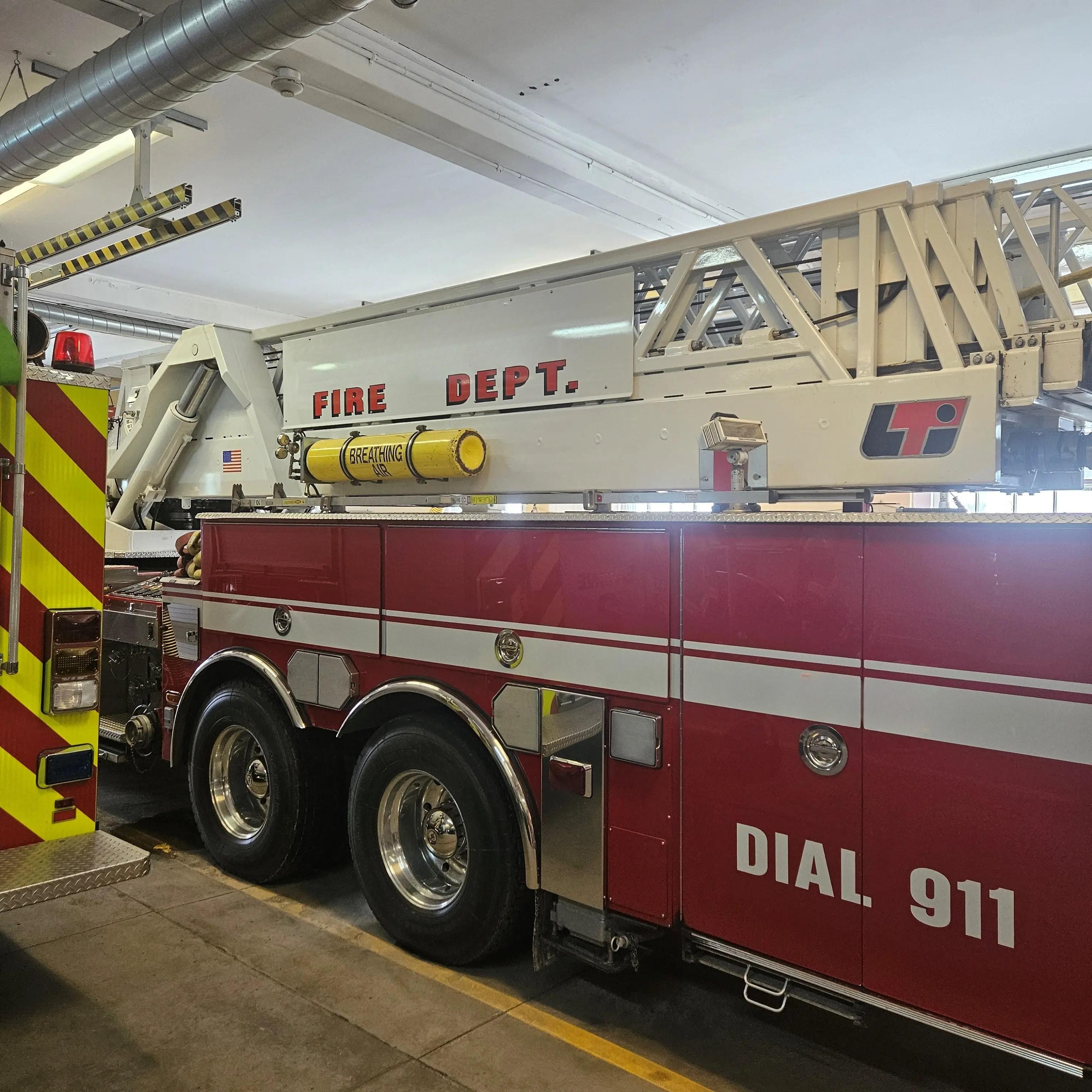 2002 American LaFrance LT93 93' Aerial - image 13