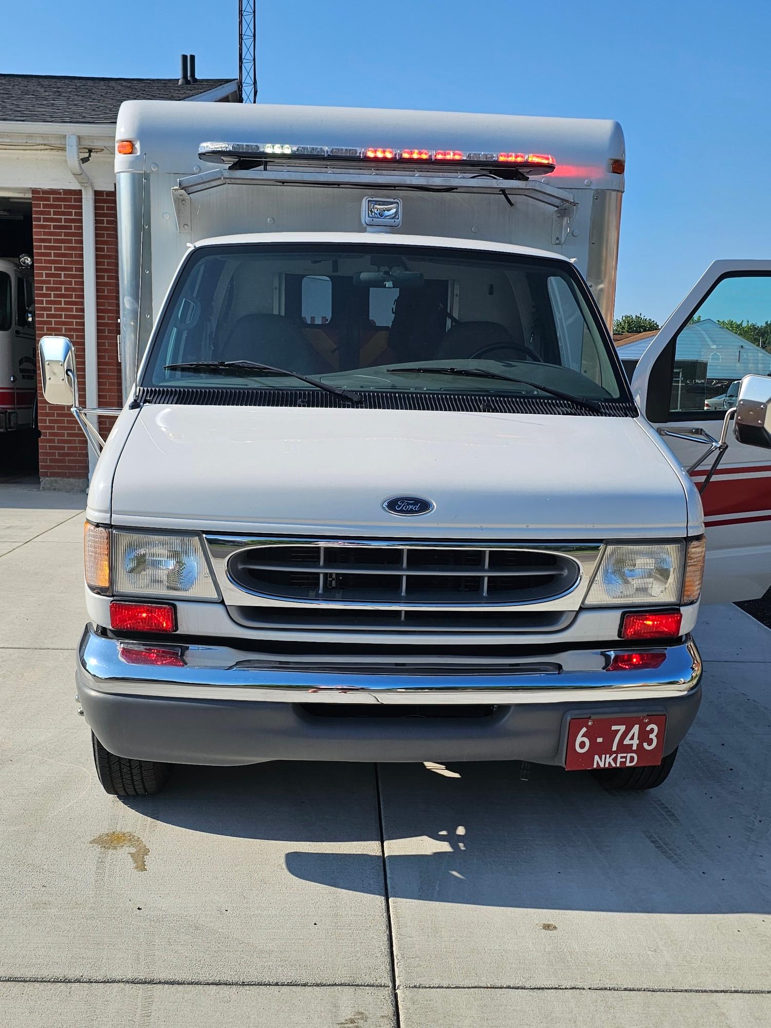2001 Ford F450 Equipment Truck - image 8