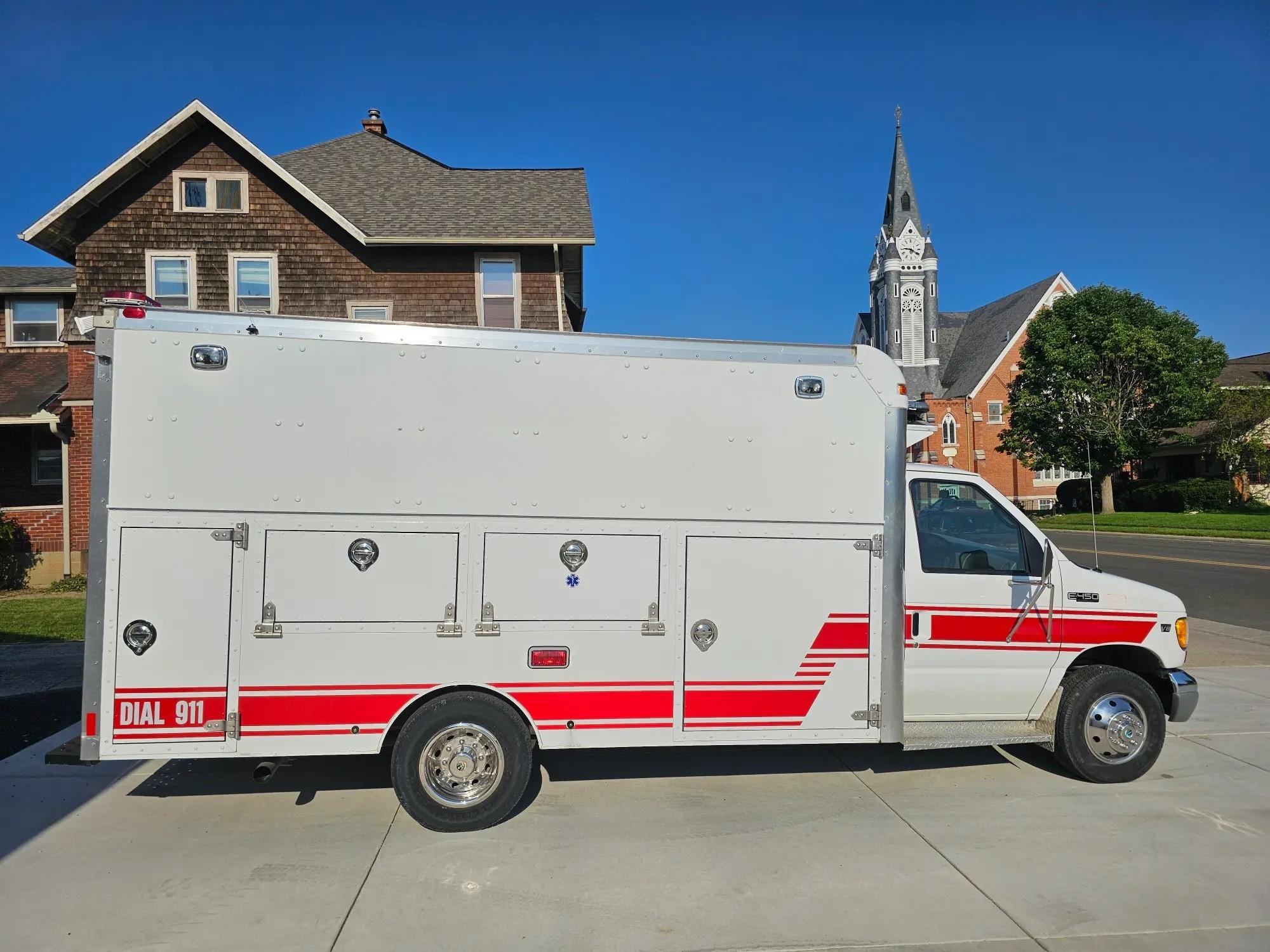 2001 Ford F450 Equipment Truck - image 3