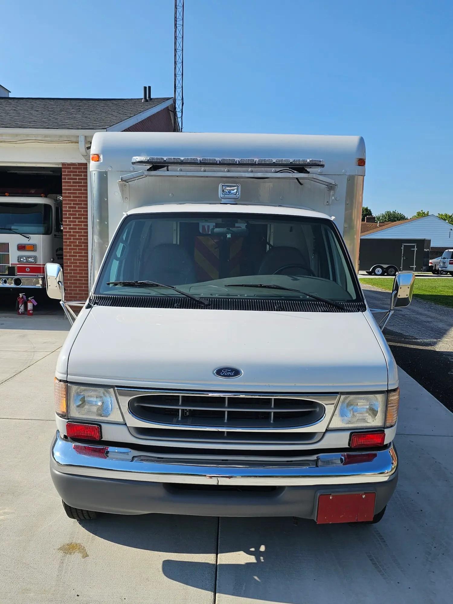 2001 Ford F450 Equipment Truck - image 4