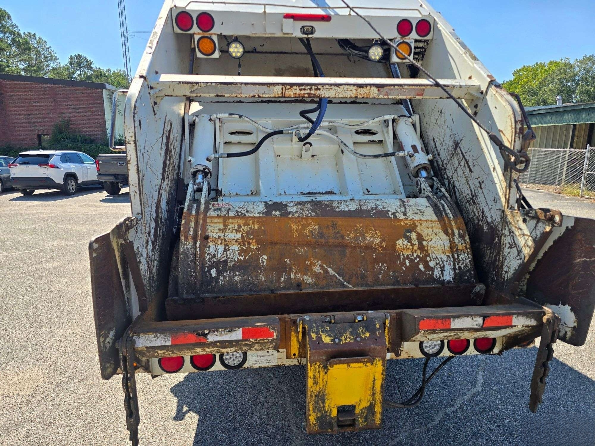 2011 Hino 338 Rear Loader - image 7