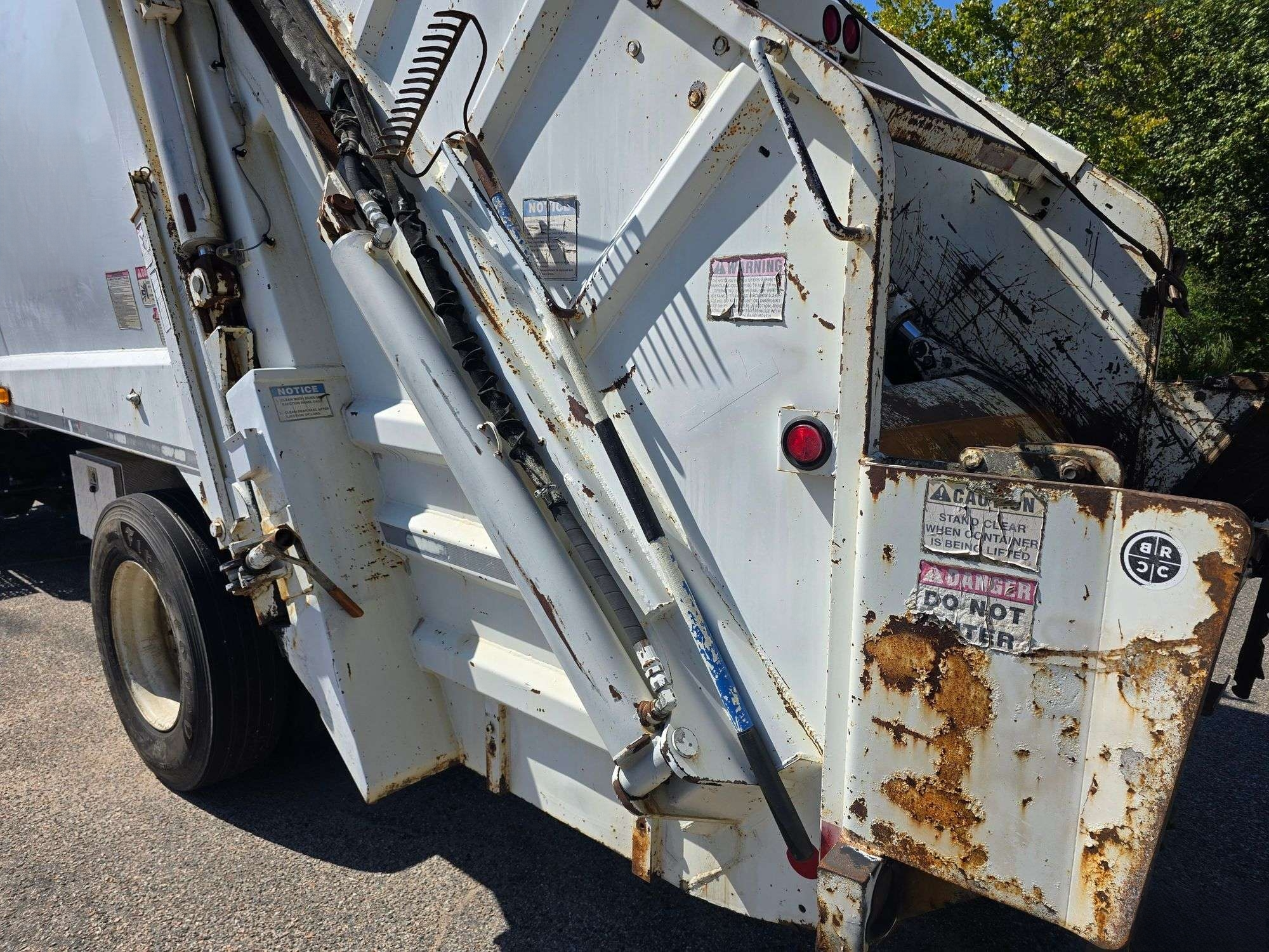 2011 Hino 338 Rear Loader - image 18