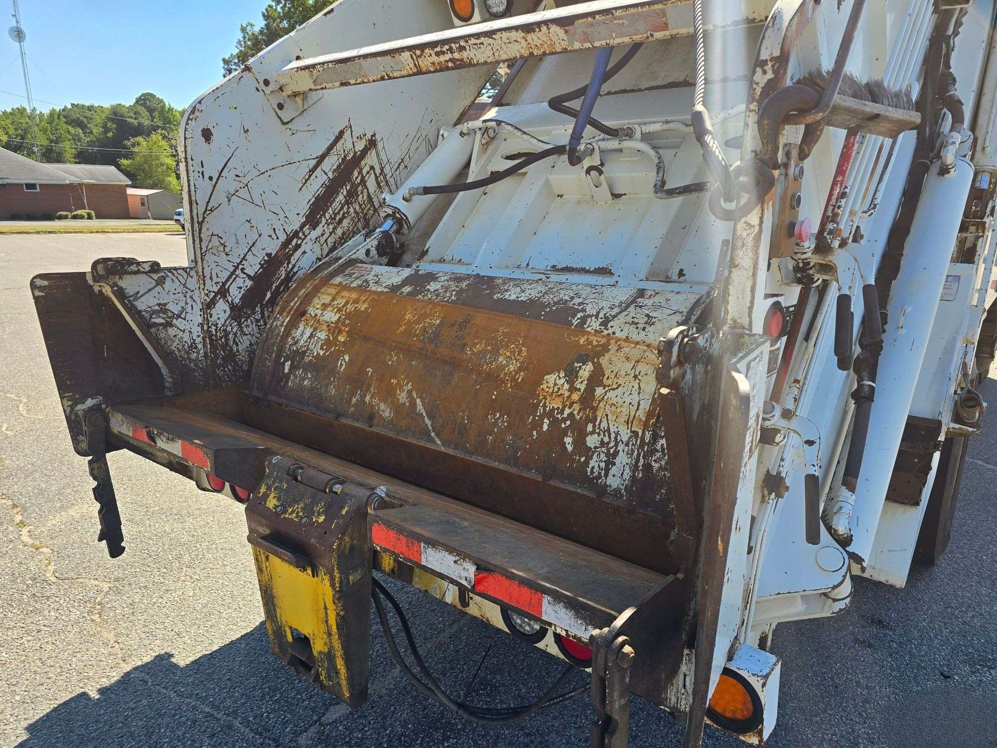 2011 Hino 338 Rear Loader - image 19