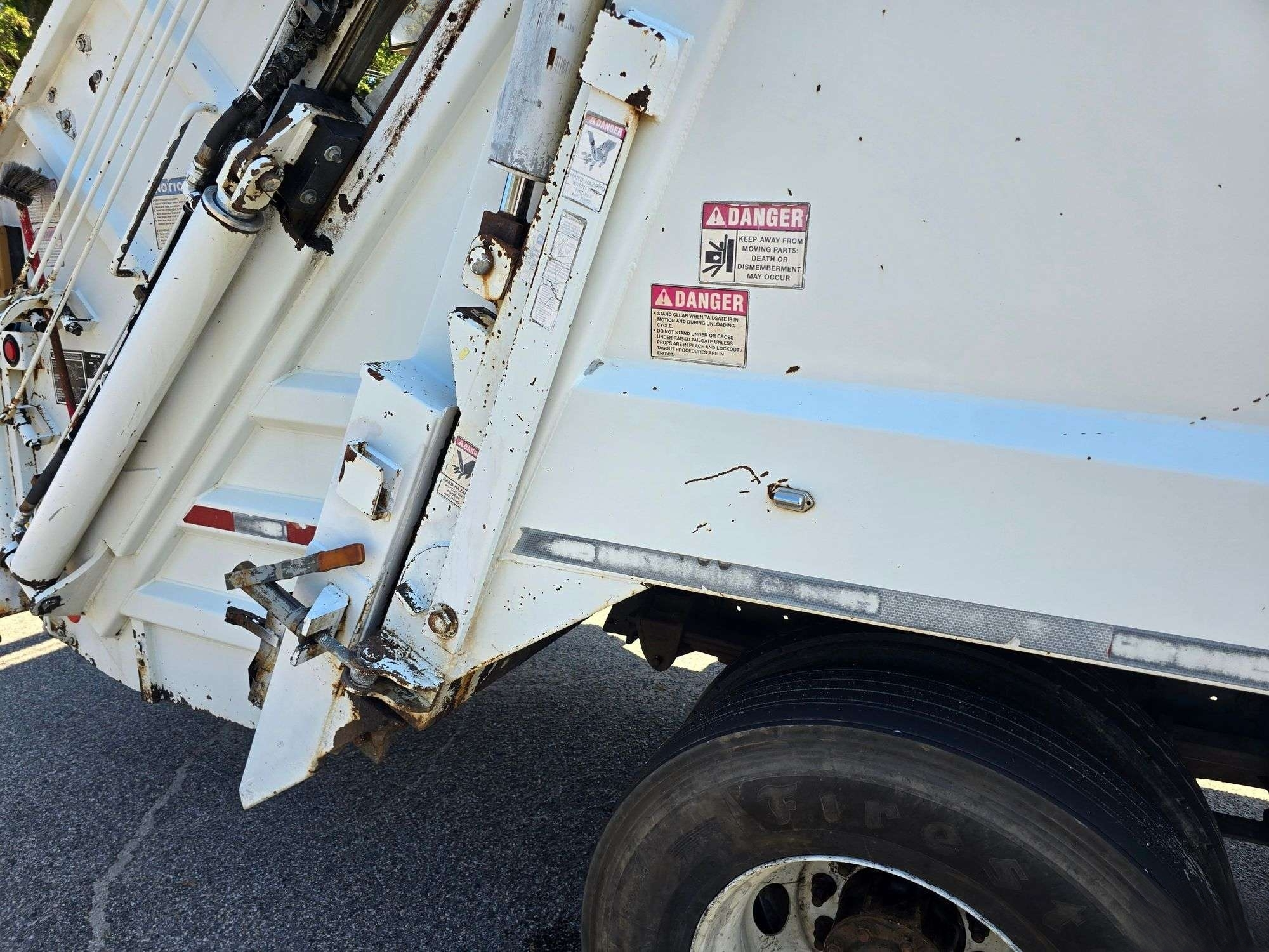 2011 Hino 338 Rear Loader - image 16