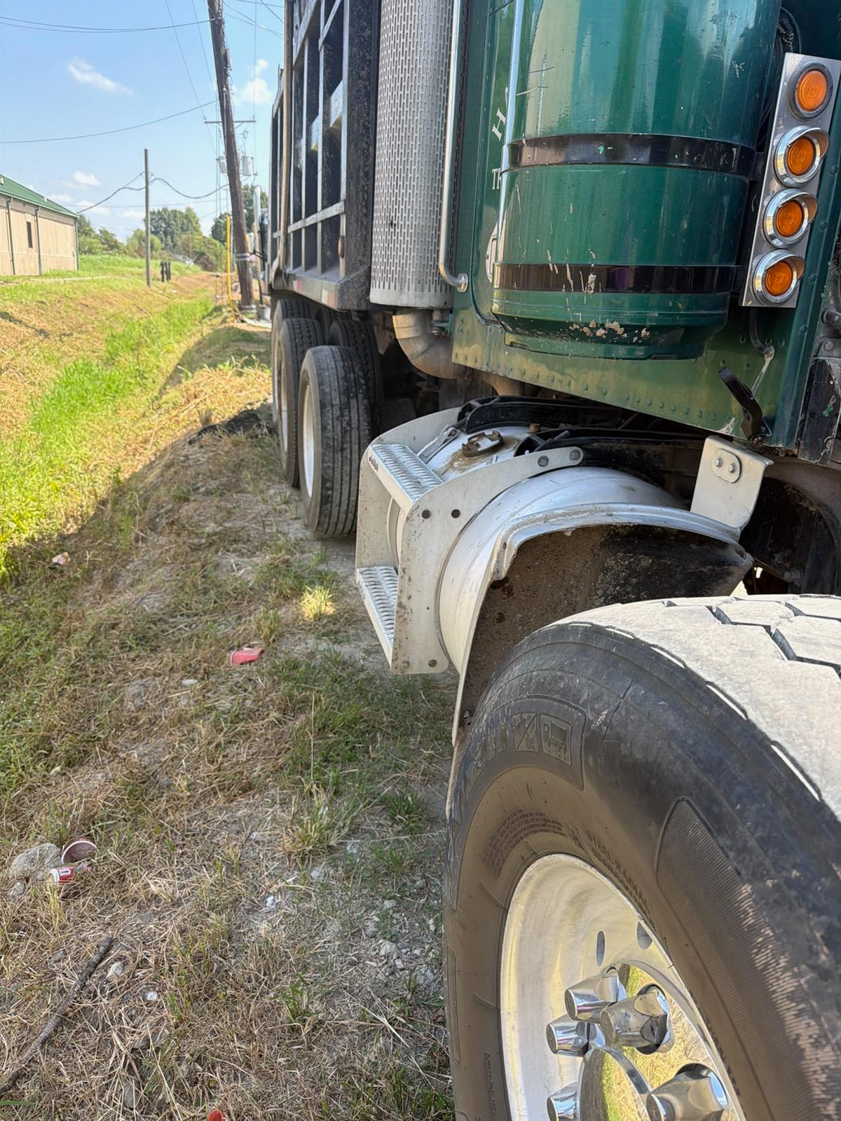 1995 Peterbilt Dump Truck - image 2