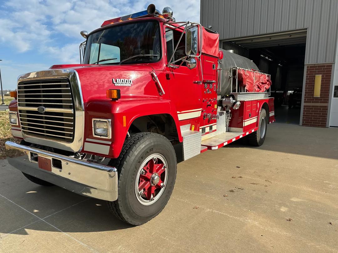 1988 Ford Towers 2000 Gallon Tanker 