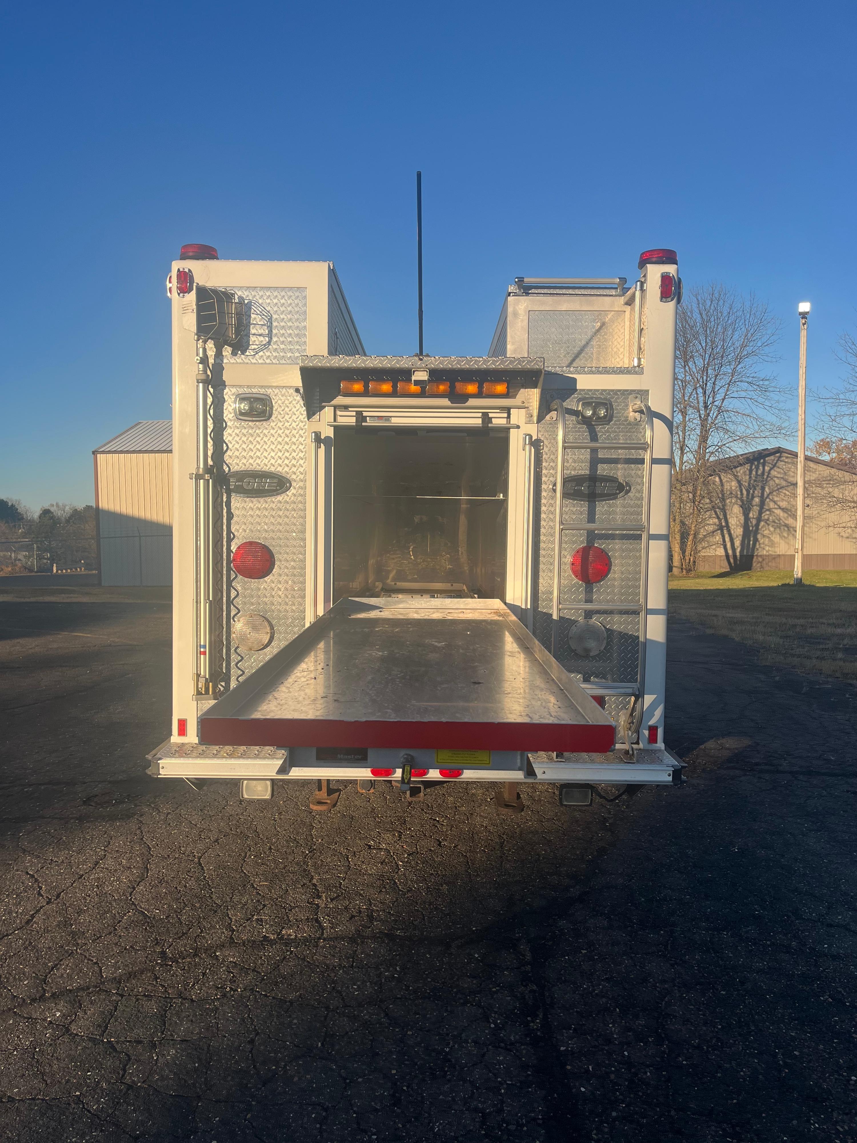 2002 E-One Spartan Heavy Rescue - image 7