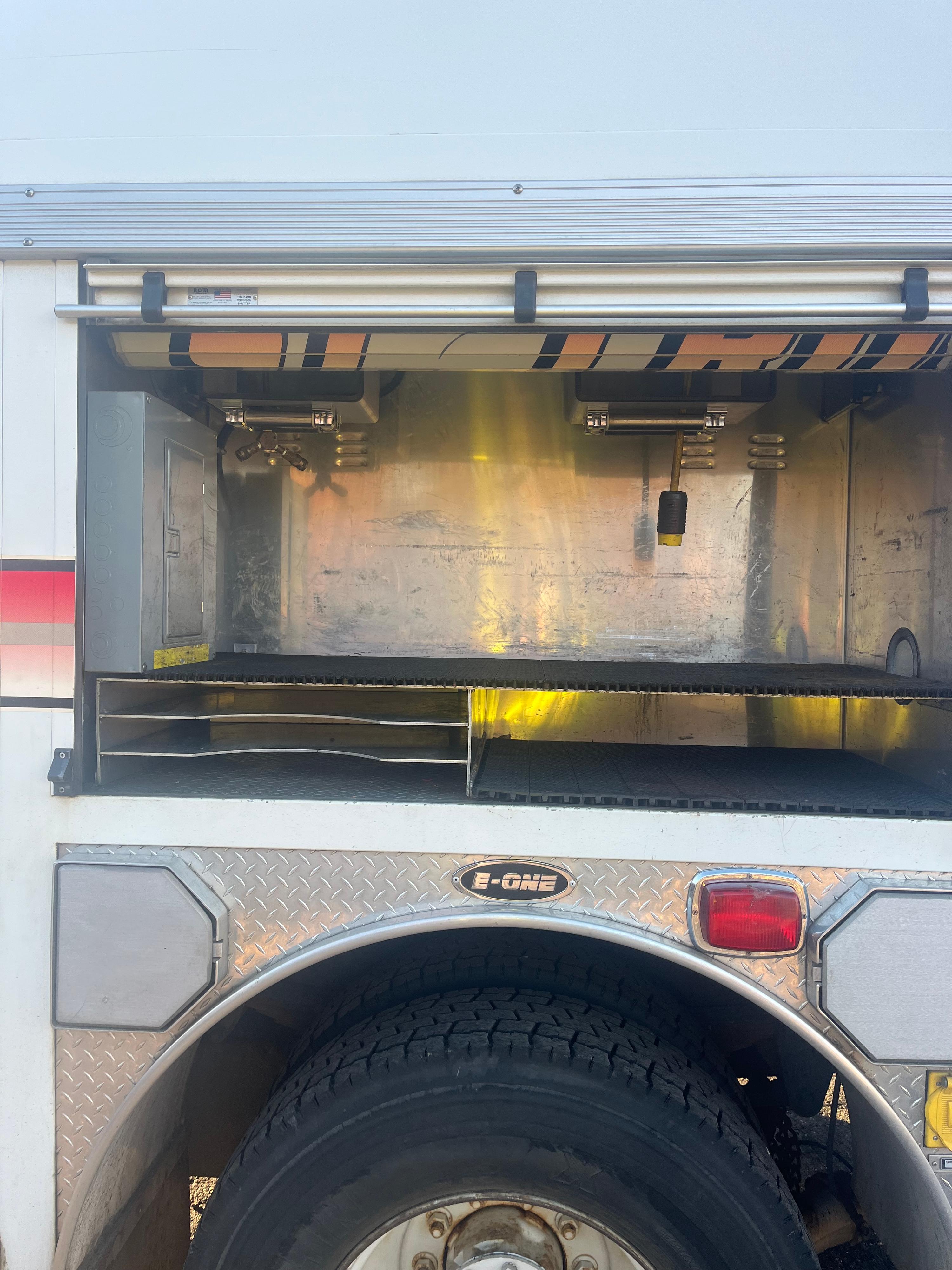 2002 E-One Spartan Heavy Rescue - image 23