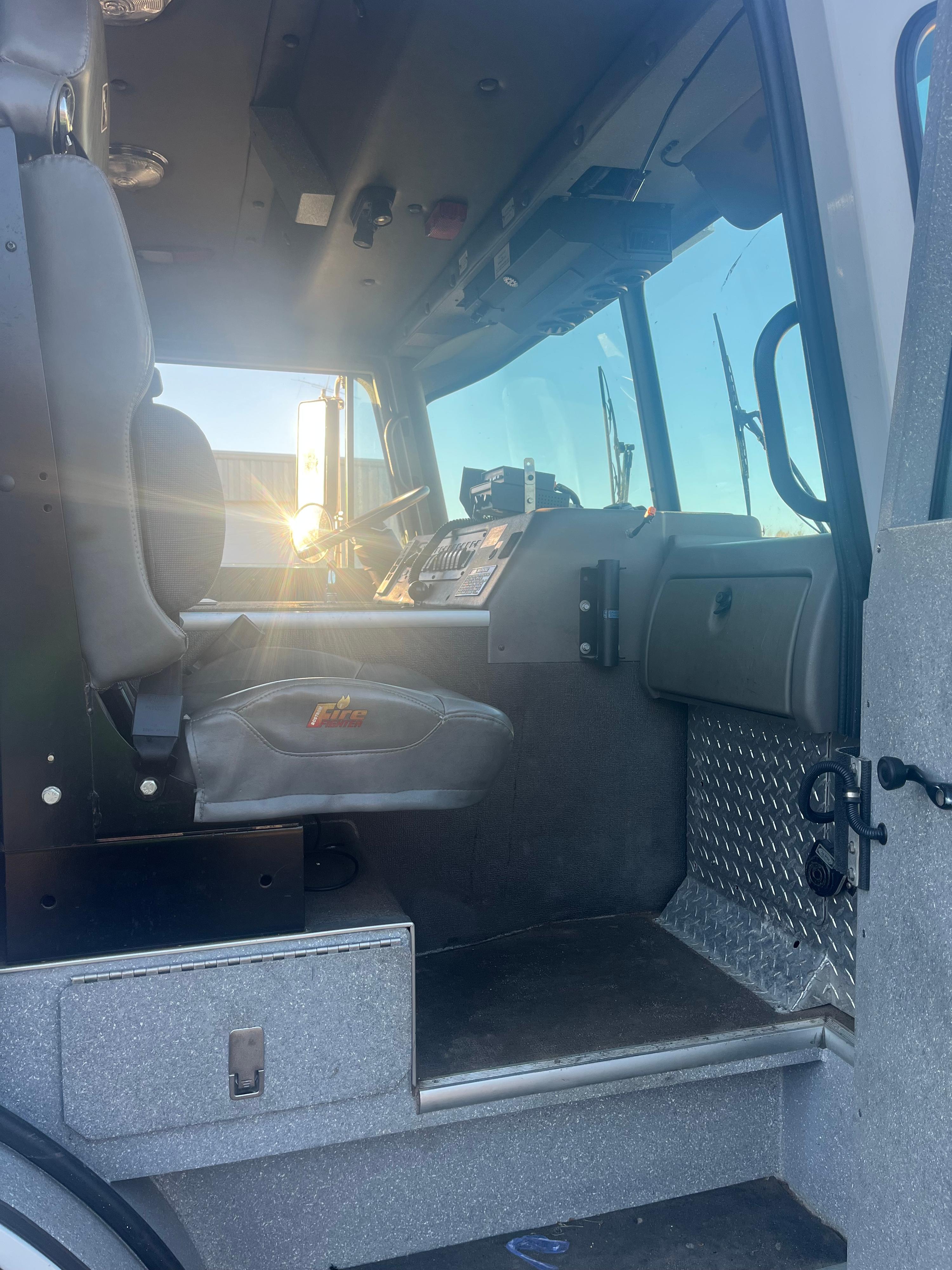 2002 E-One Spartan Heavy Rescue - image 29