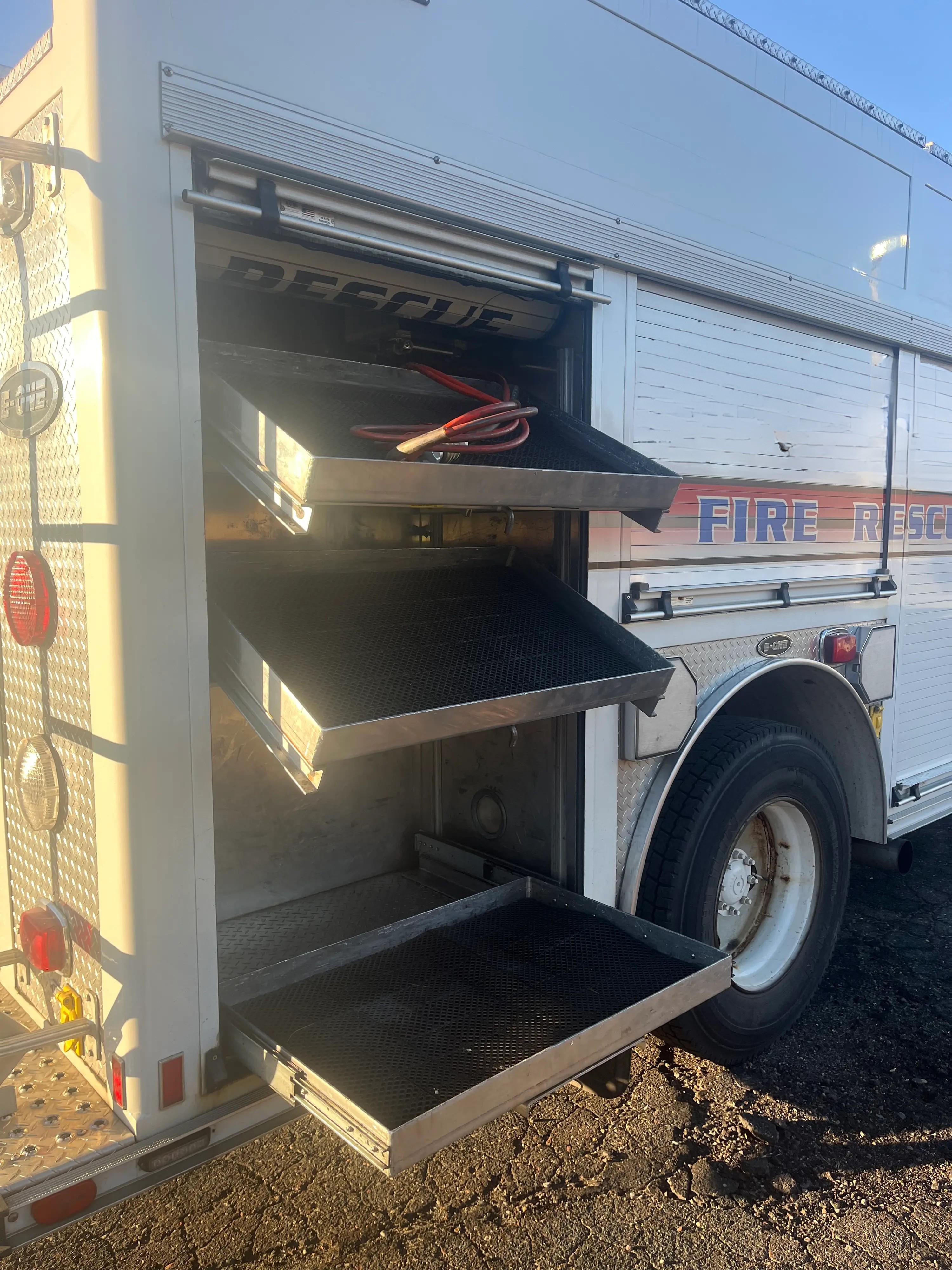 2002 E-One Spartan Heavy Rescue - image 41