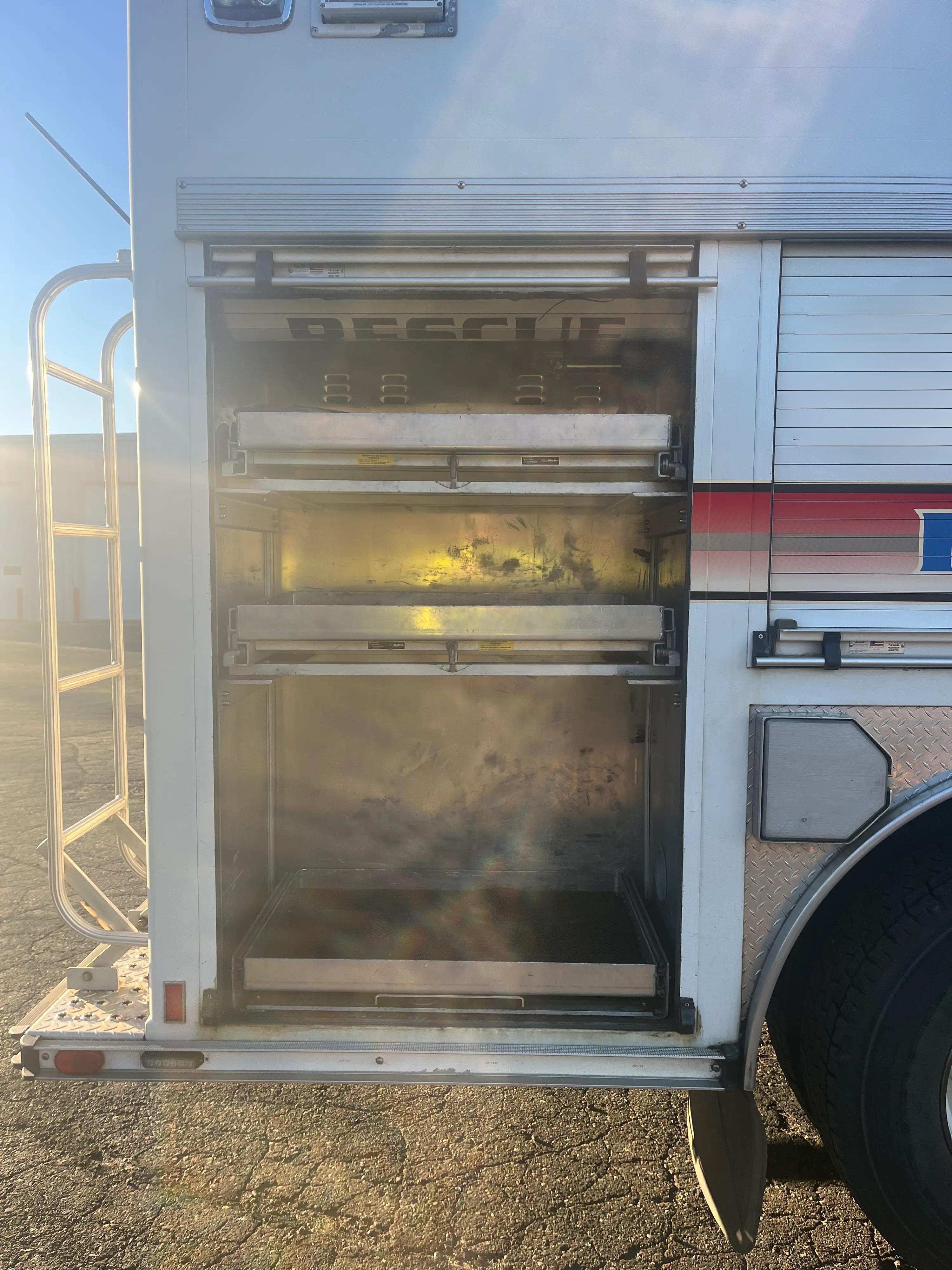 2002 E-One Spartan Heavy Rescue - image 27