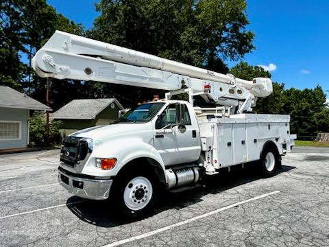 2015 Ford F750 Bucket Truck - image 4