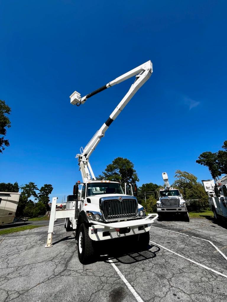 2013 Ford F450SD 35 ft Bucket Truck - image 1