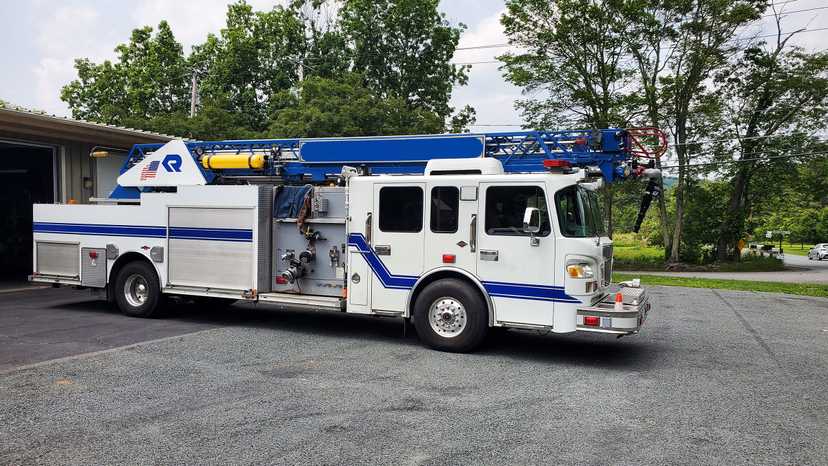 2009 Rosenbauer Spartan 75' Quint 1500/300/25