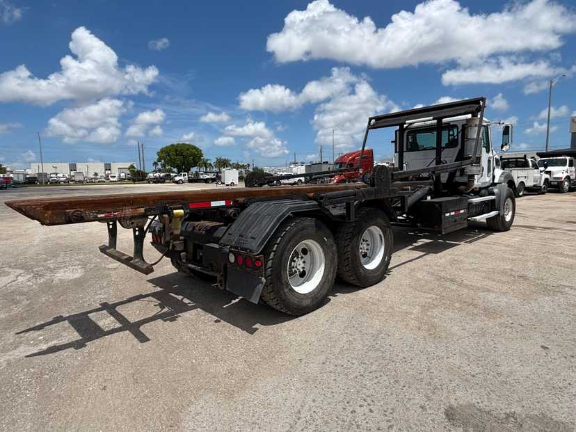 2008 Mack Granite Roll Off — photo 5