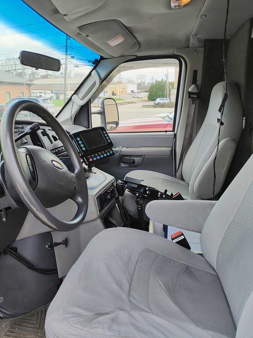 2007 Medix Ford Type III Ambulance — photo 2