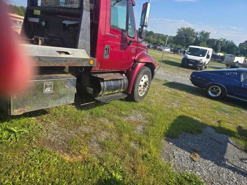 2005 International 4300 Flatbed