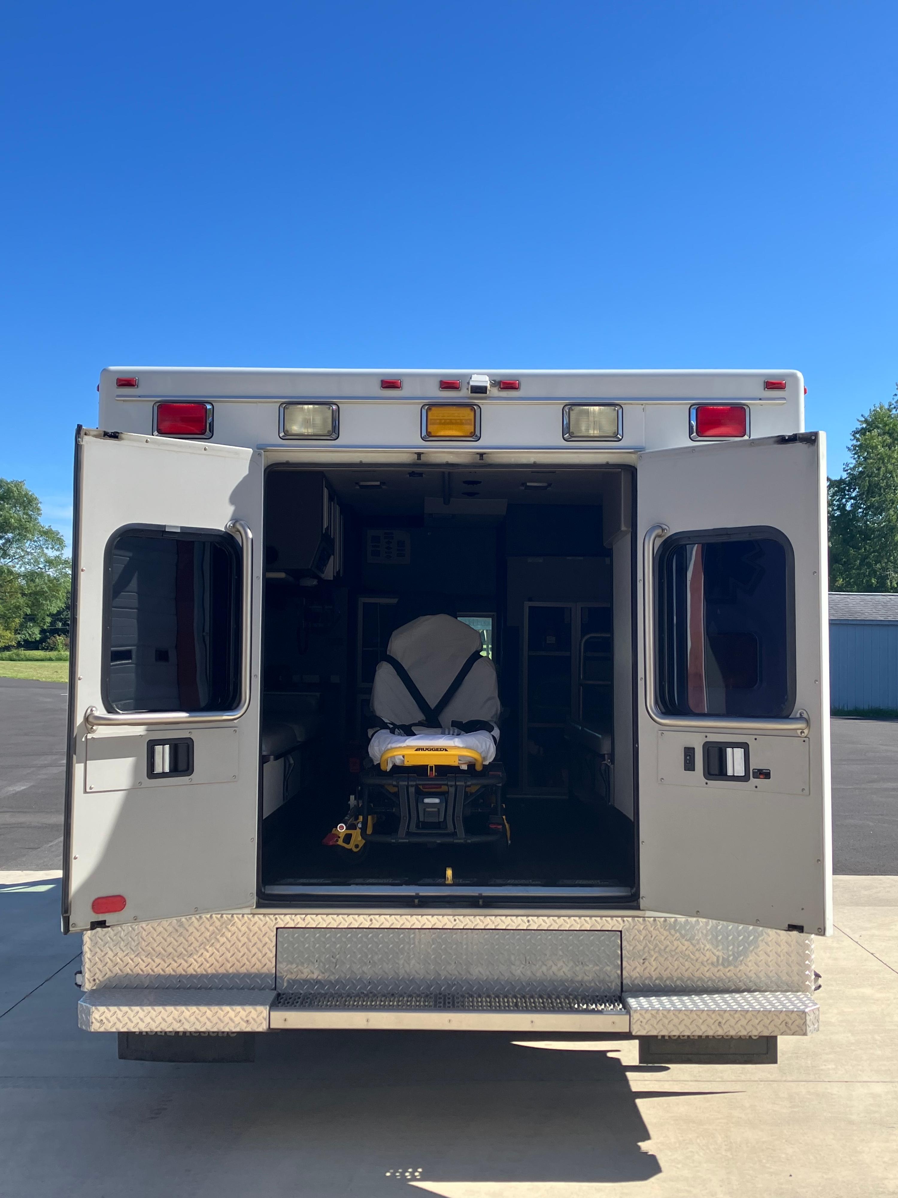 2006 Ford / Supermedic Type III - image 6