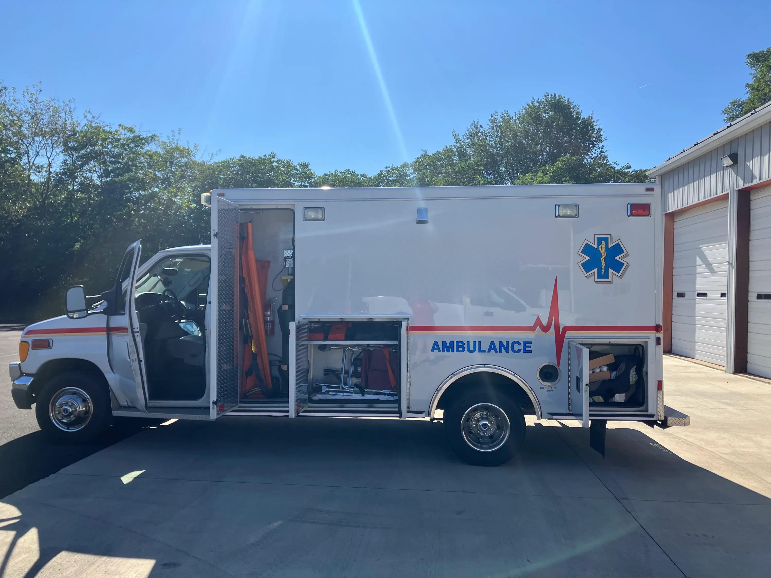 2006 Ford / Supermedic Type III - image 7