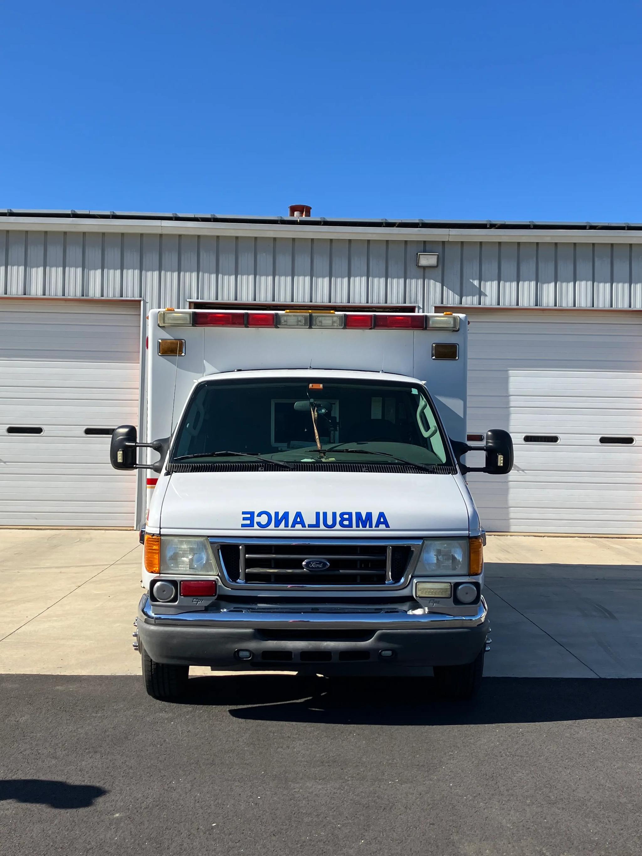 2006 Ford / Supermedic Type III - image 2