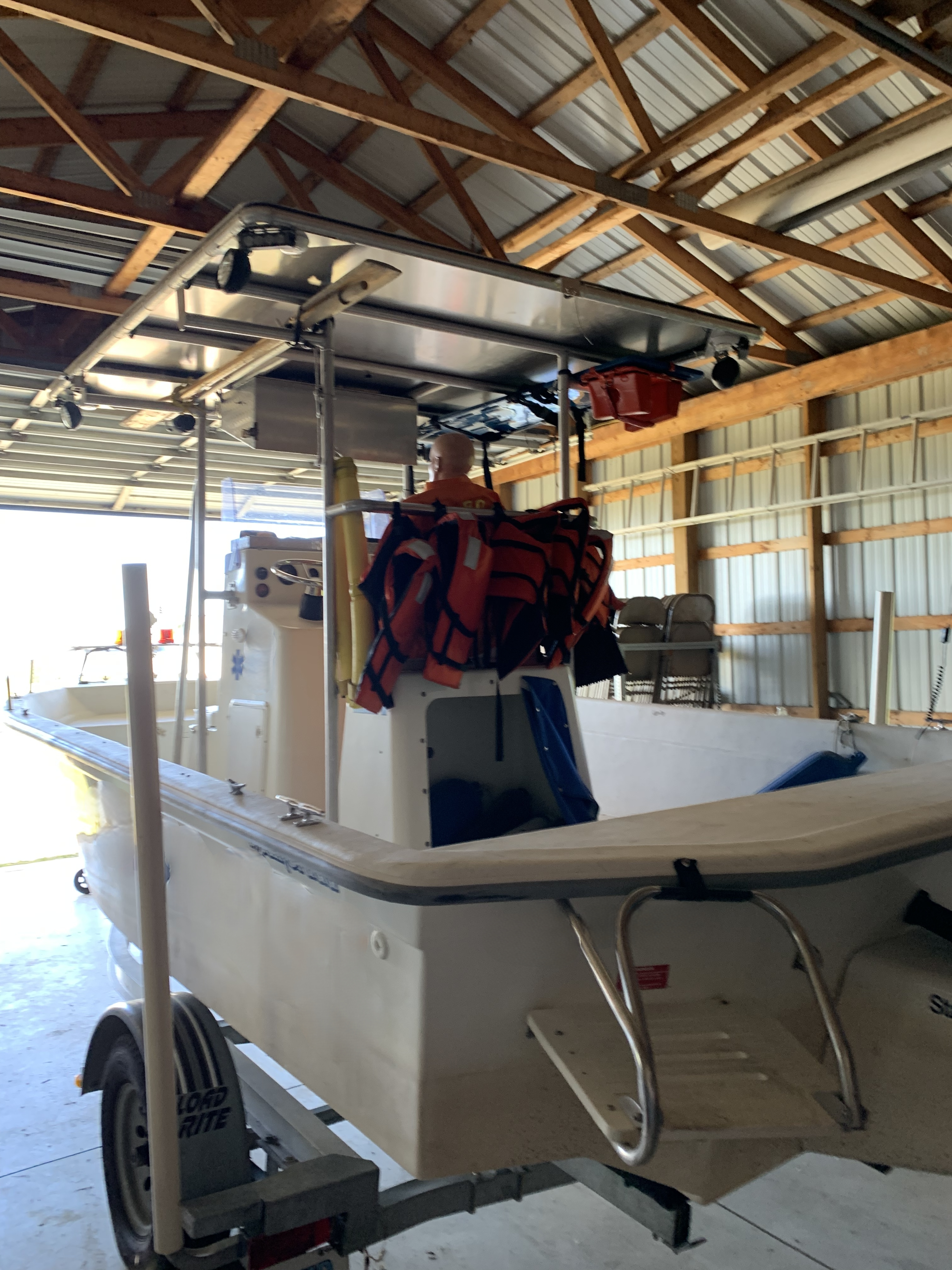 2008 Islander 21' Center Console Fire Rescue Boat - 150HP Mercury - Load Rite Trailer - image 3