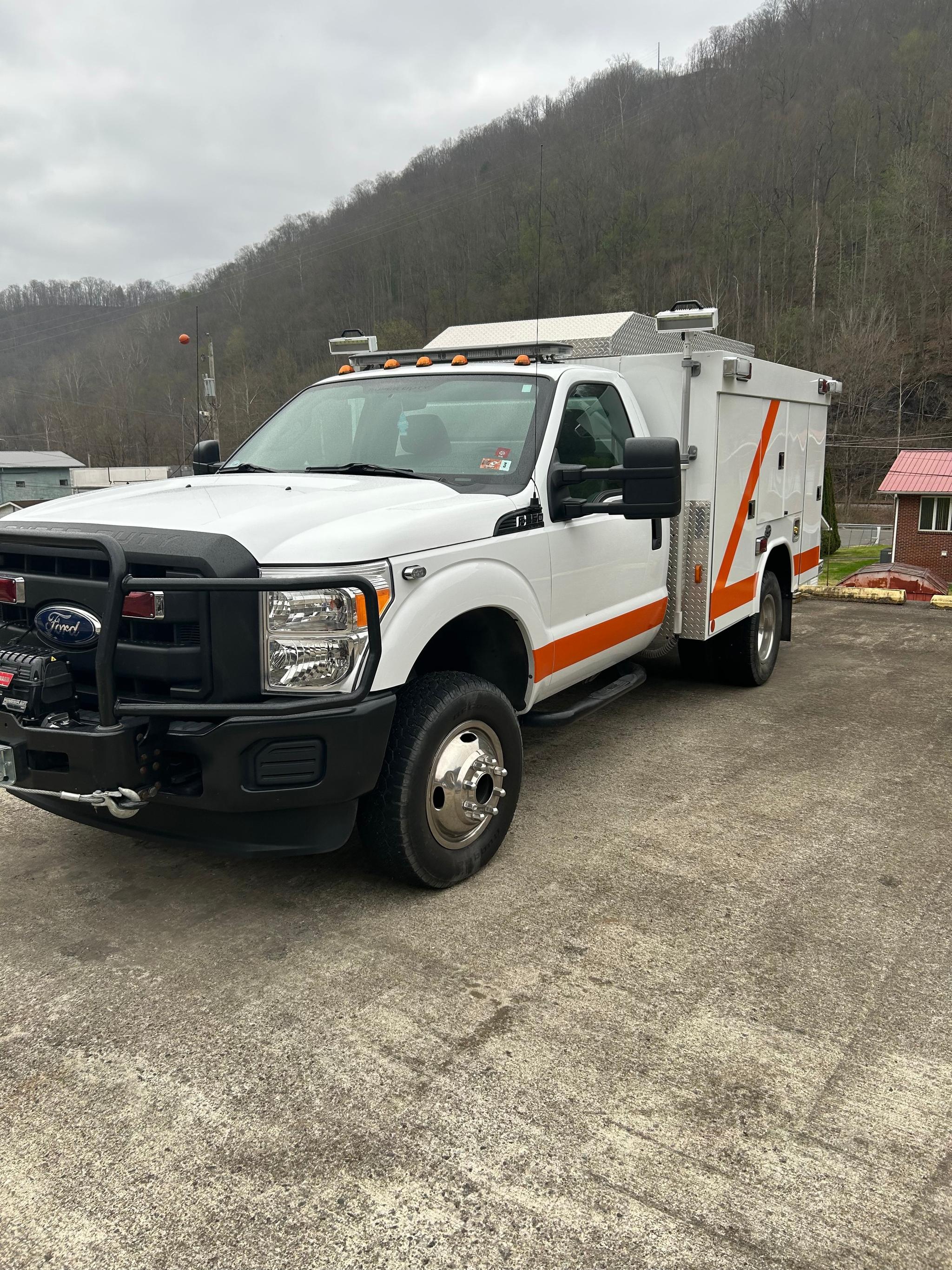 2011 Ford 4x4 Light Rescue - image 1