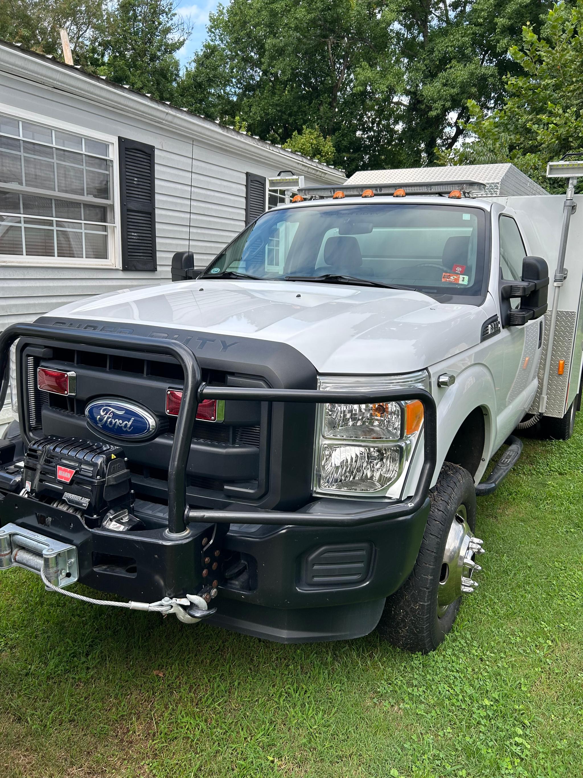 2011 Ford 4x4 Light Rescue - image 3