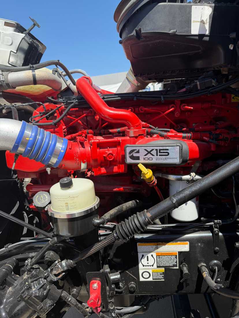 2022 Peterbilt 579 Dump Truck — photo 7