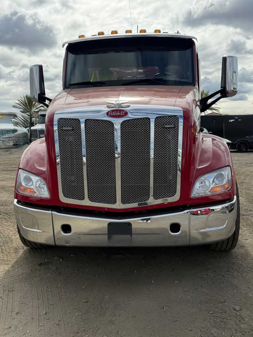 2022 Peterbilt 579 Dump Truck — photo 3