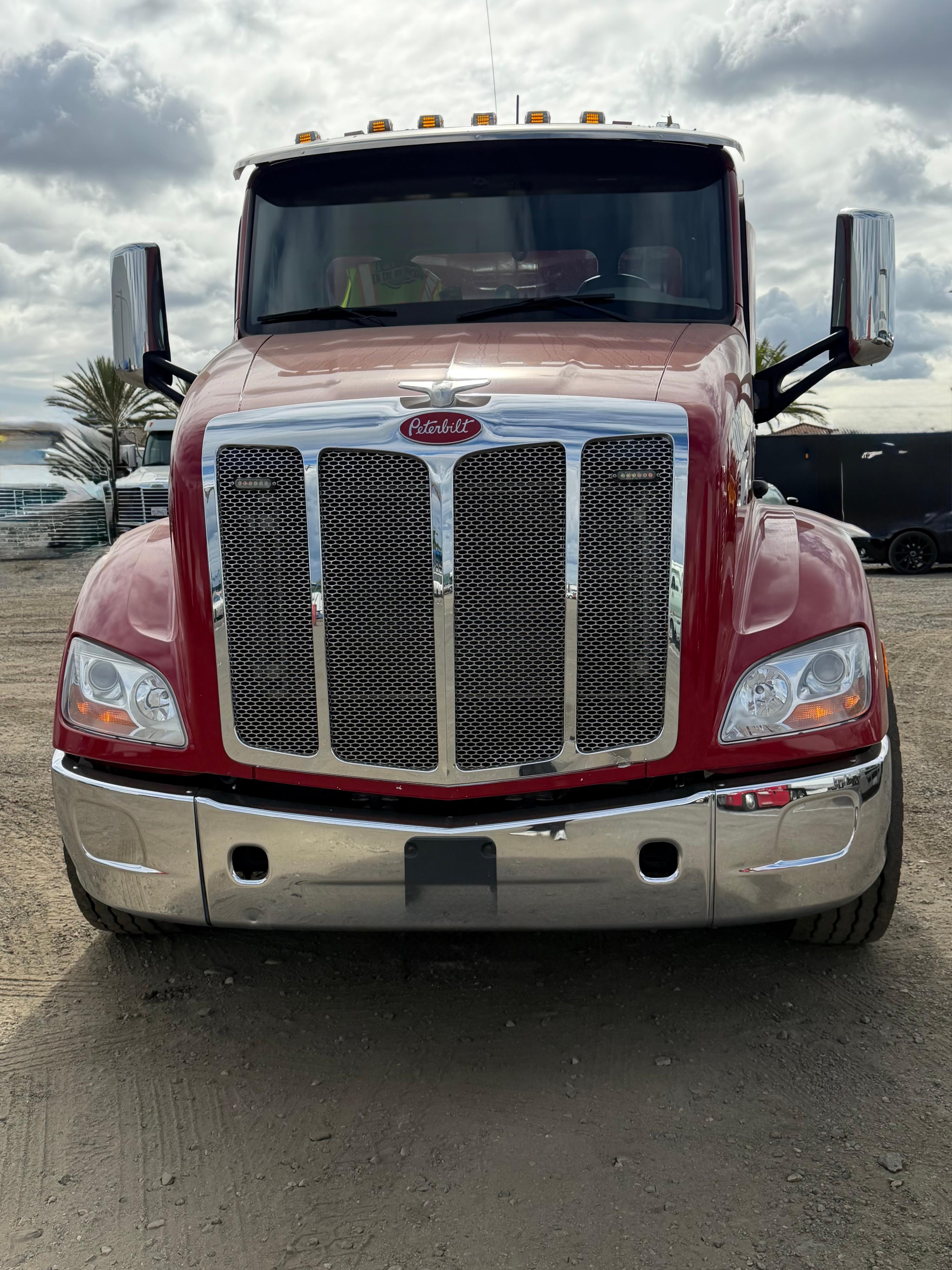 2022 Peterbilt 579 Dump Truck - image 3