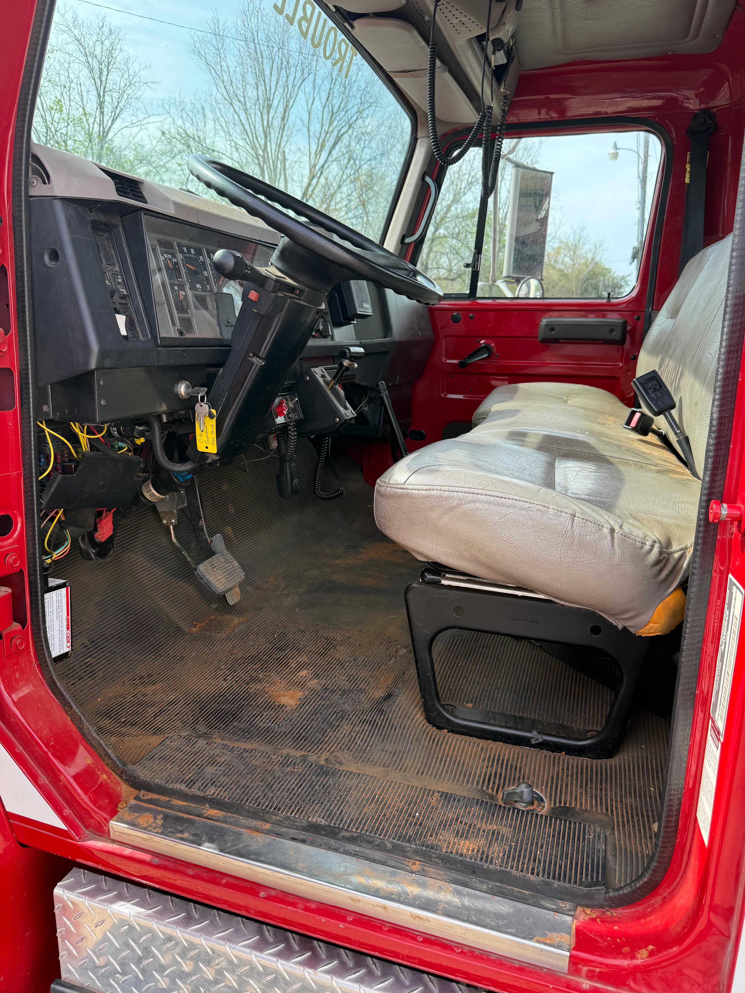1998 International 4700 Brush Truck - image 10