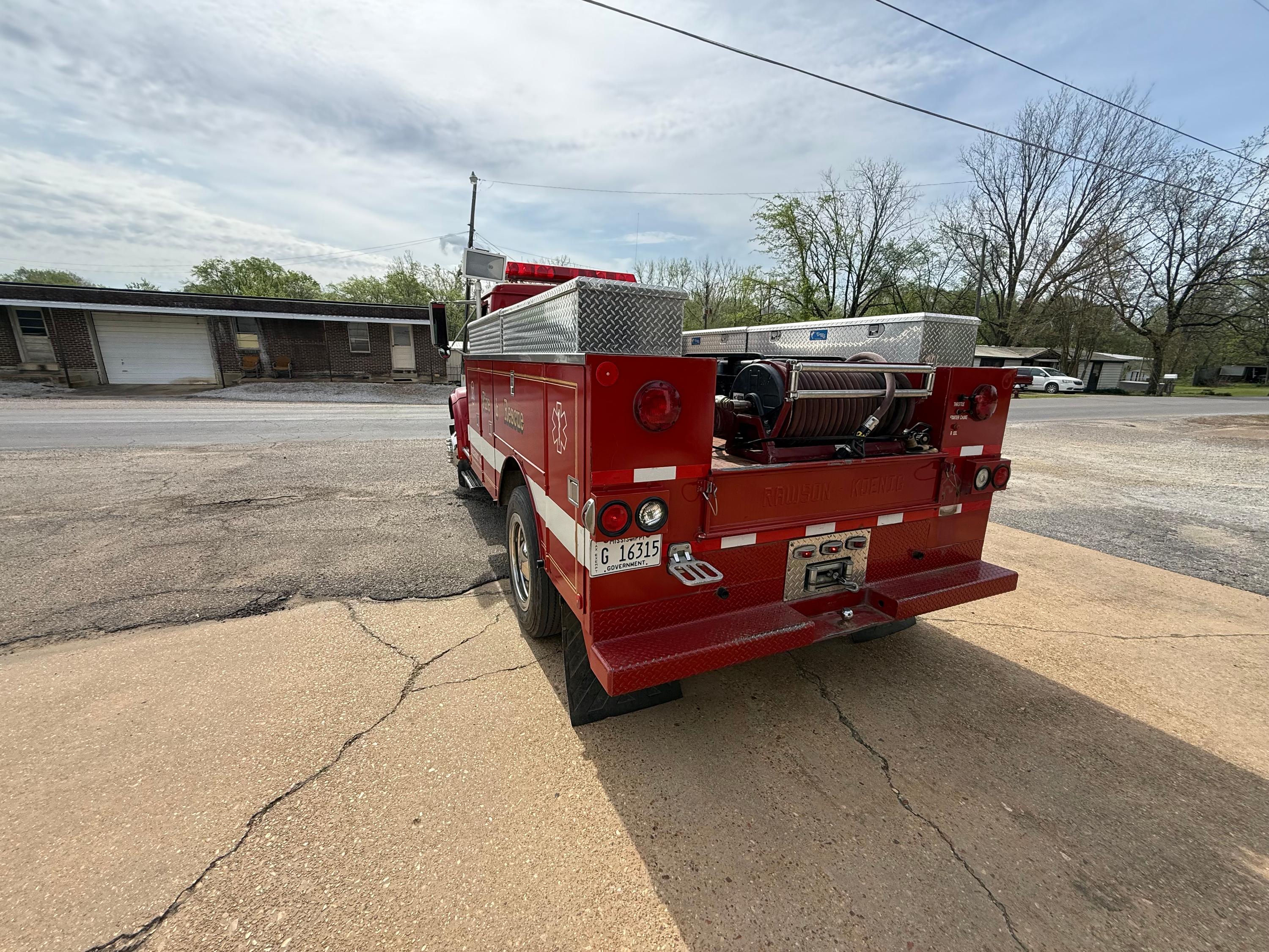 1998 International 4700 Brush Truck - image 6