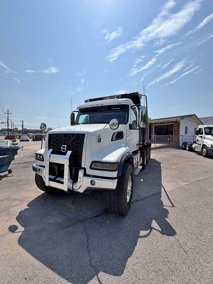 2025 Volvo VHD Dump Truck