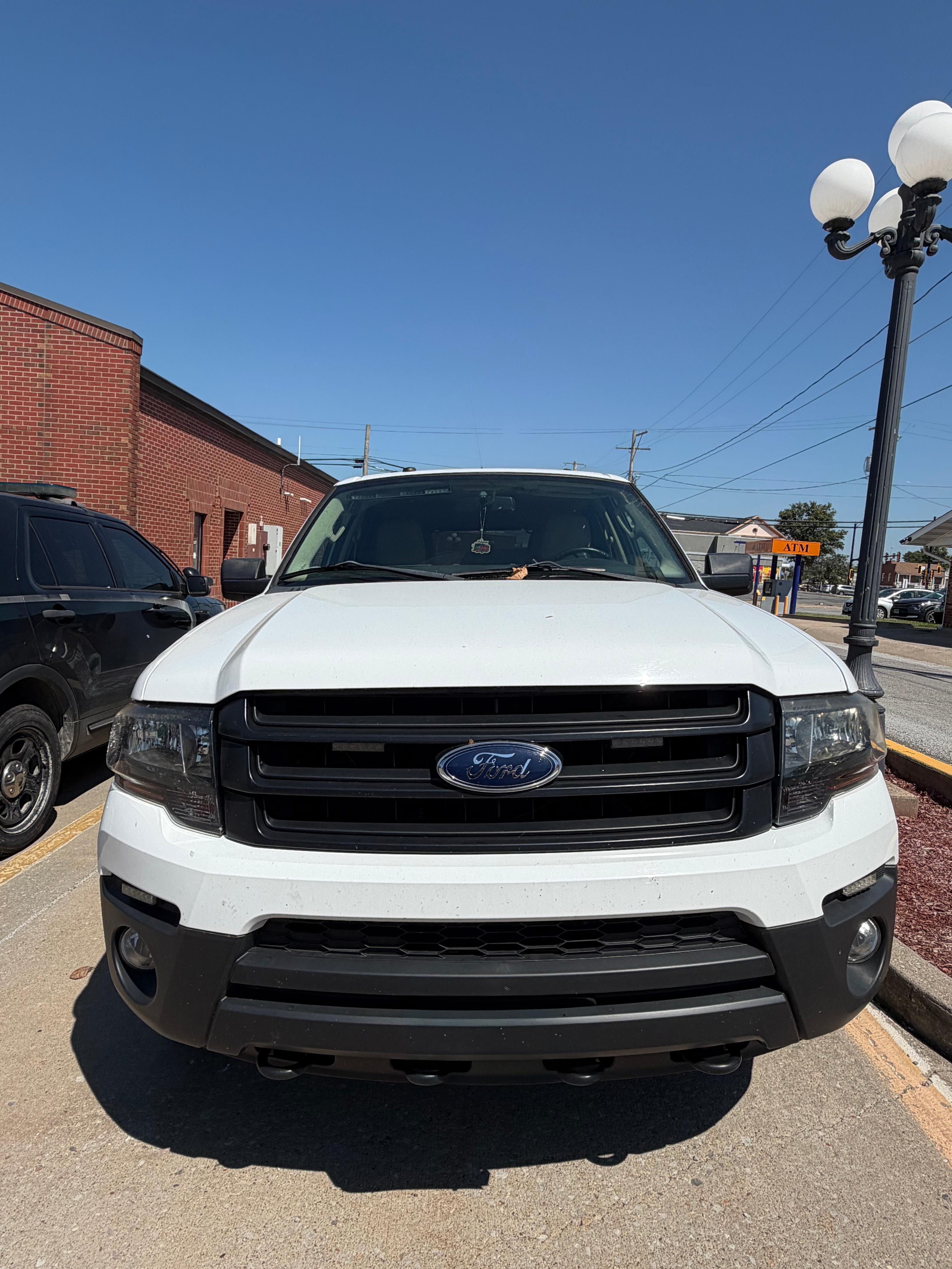 2017 Ford Expedition 4x4 Command Unit - image 3