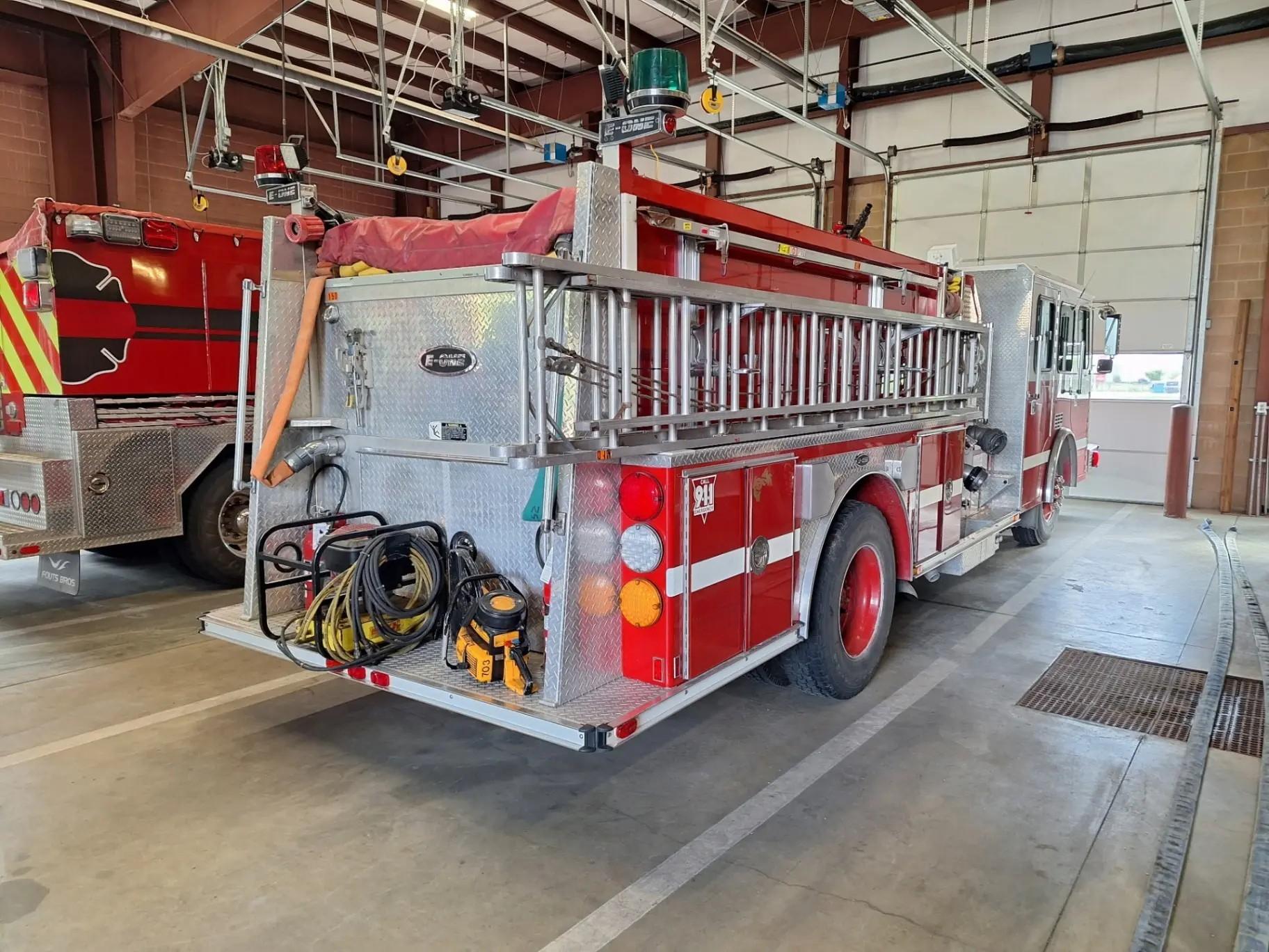 1994 E-One Pumper - image 3