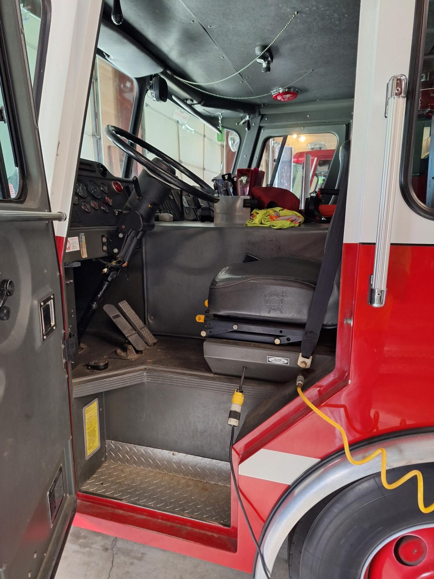 1994 E-One Pumper - image 5