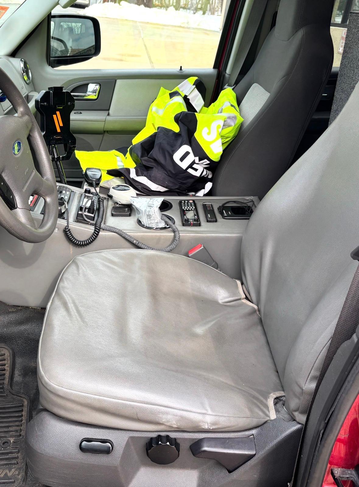 2005 Ford Expedition Command Unit - image 3