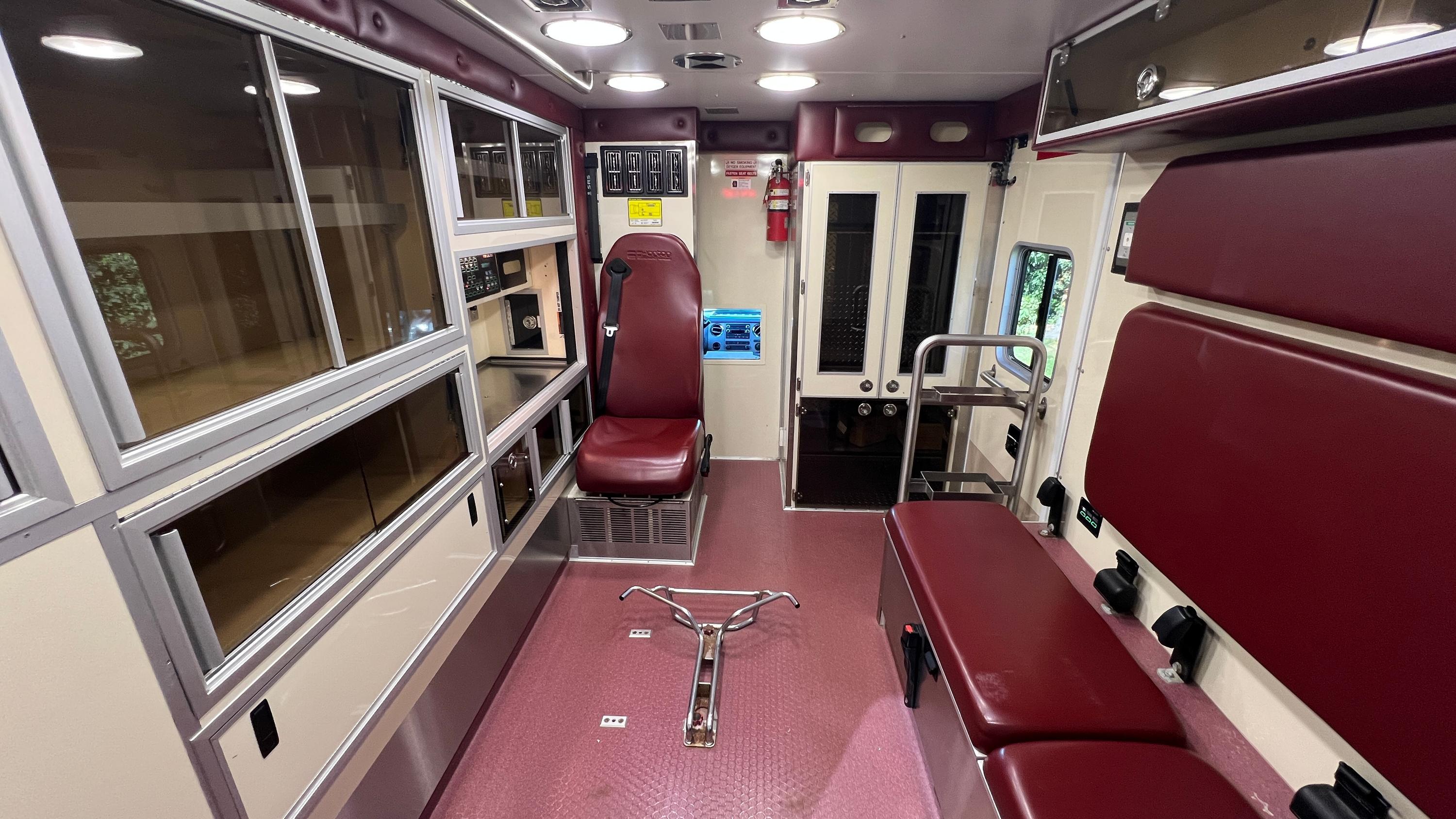 2014 Horton Ford Type I Ambulance - image 15