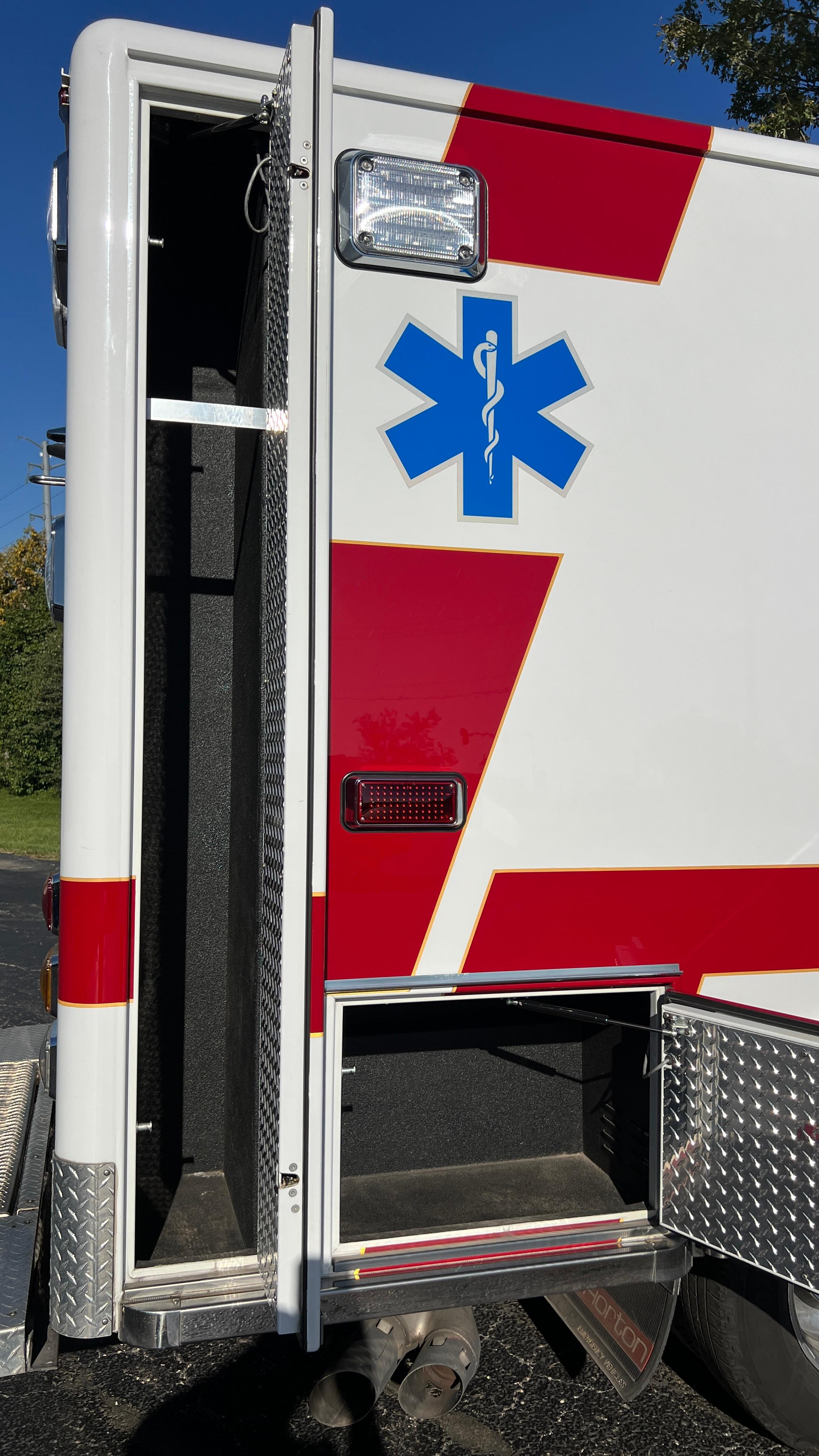 2014 Horton Ford Type I Ambulance - image 24