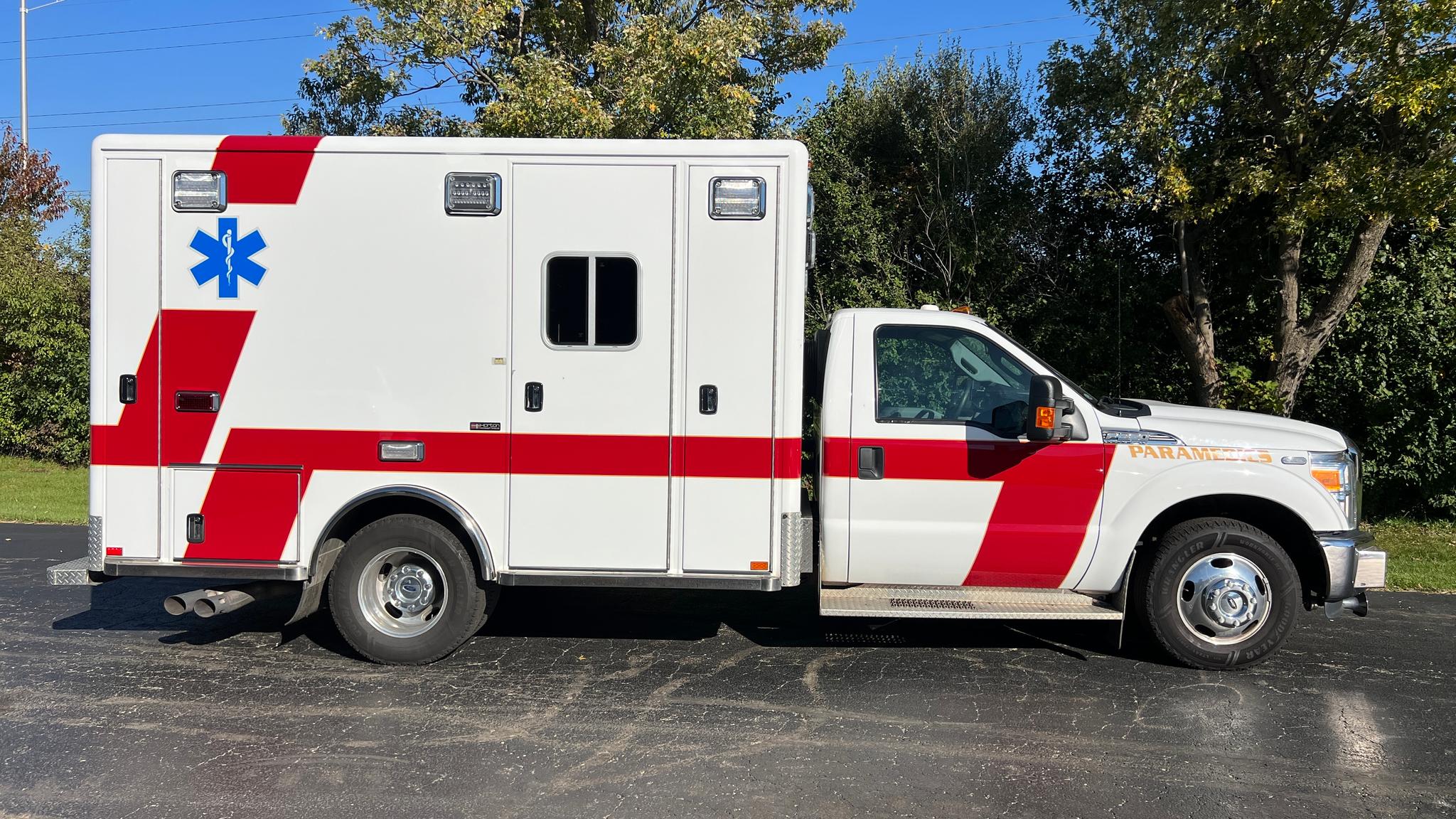 2014 Horton Ford Type I Ambulance - image 3