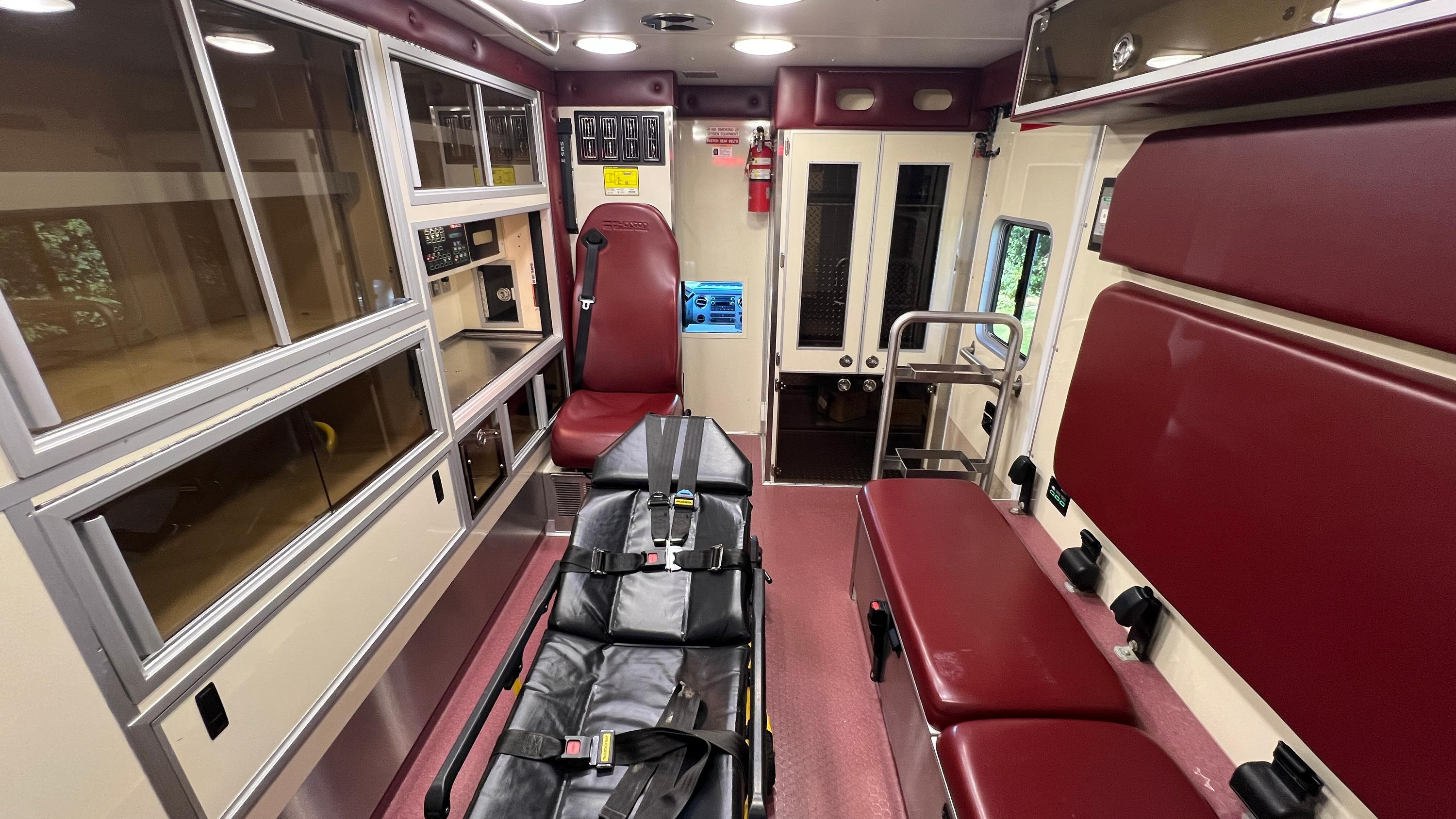 2014 Horton Ford Type I Ambulance - image 10