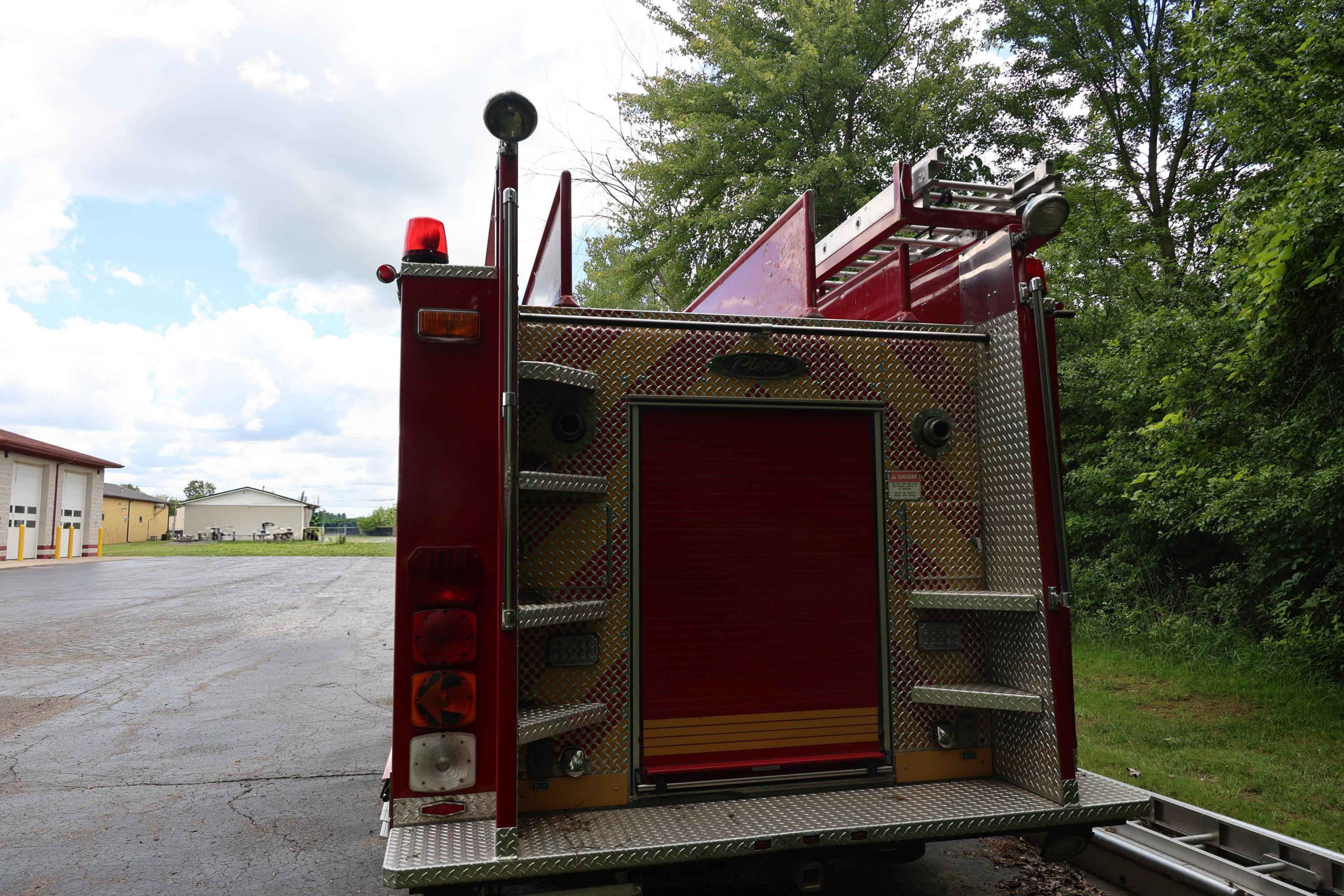 1997 Pierce Quantum Pumper - image 9