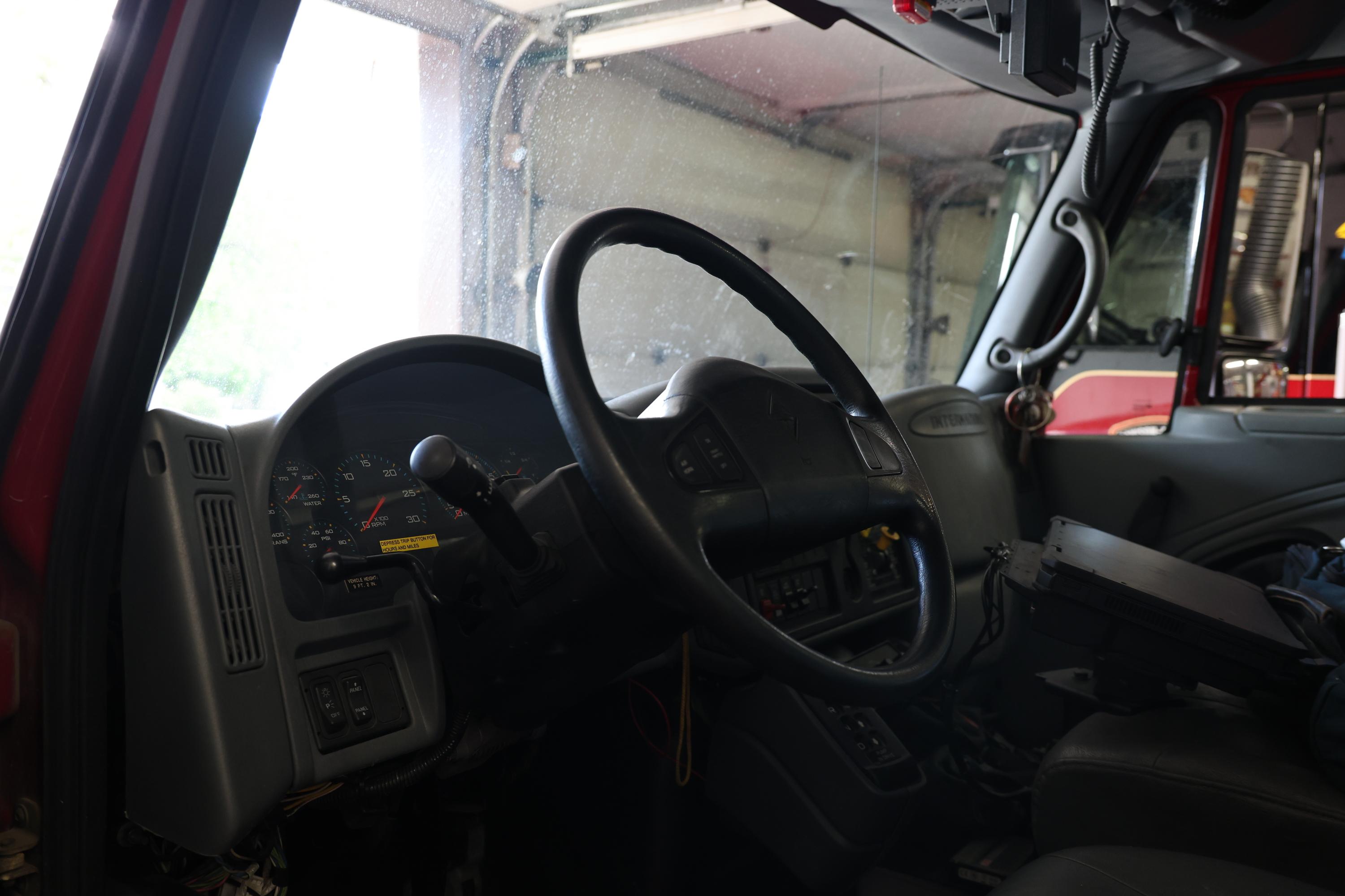 2001 Pierce International Pumper - image 20